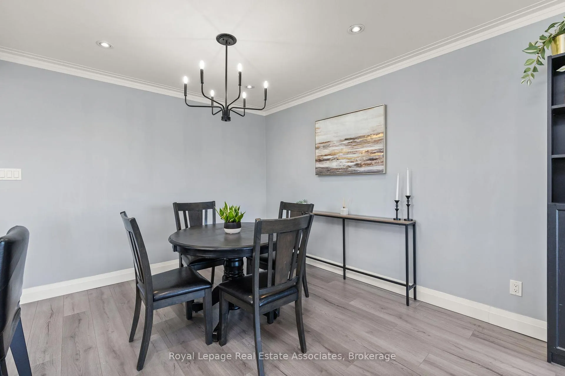 Photo 11 of 66 Kingsmere Crescent, Brampton, Northwood Park — HOMEH