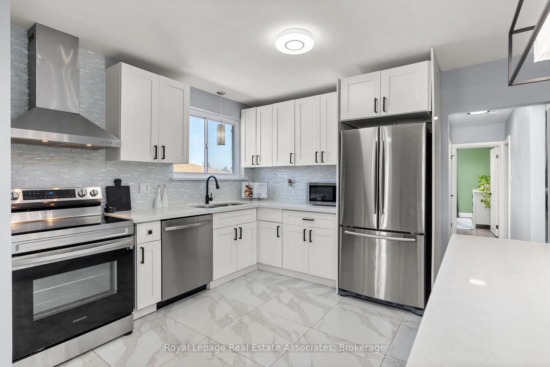 Photo 13 of 66 Kingsmere Crescent, Brampton, Northwood Park — HOMEH