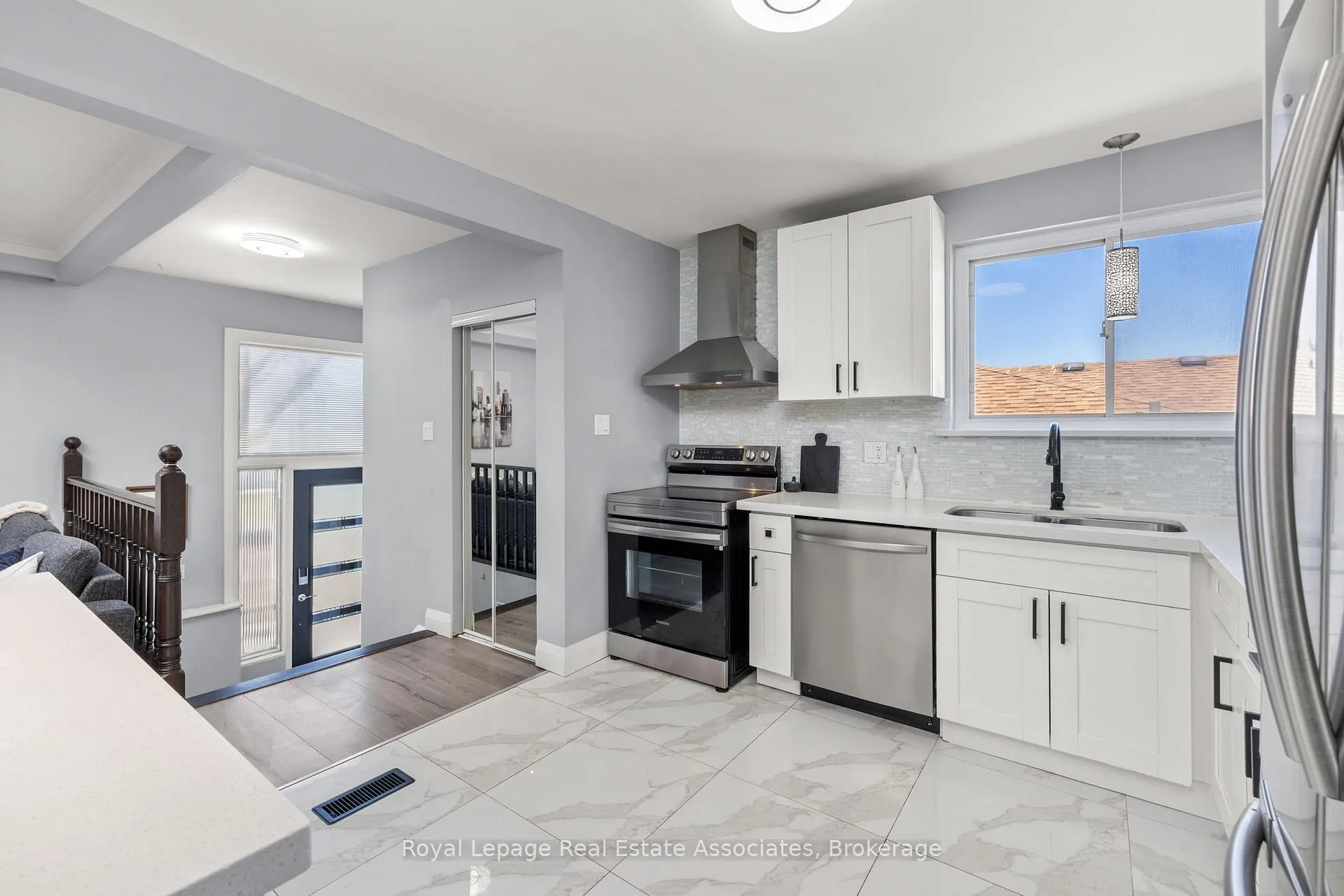 Photo 15 of 66 Kingsmere Crescent, Brampton, Northwood Park — HOMEH