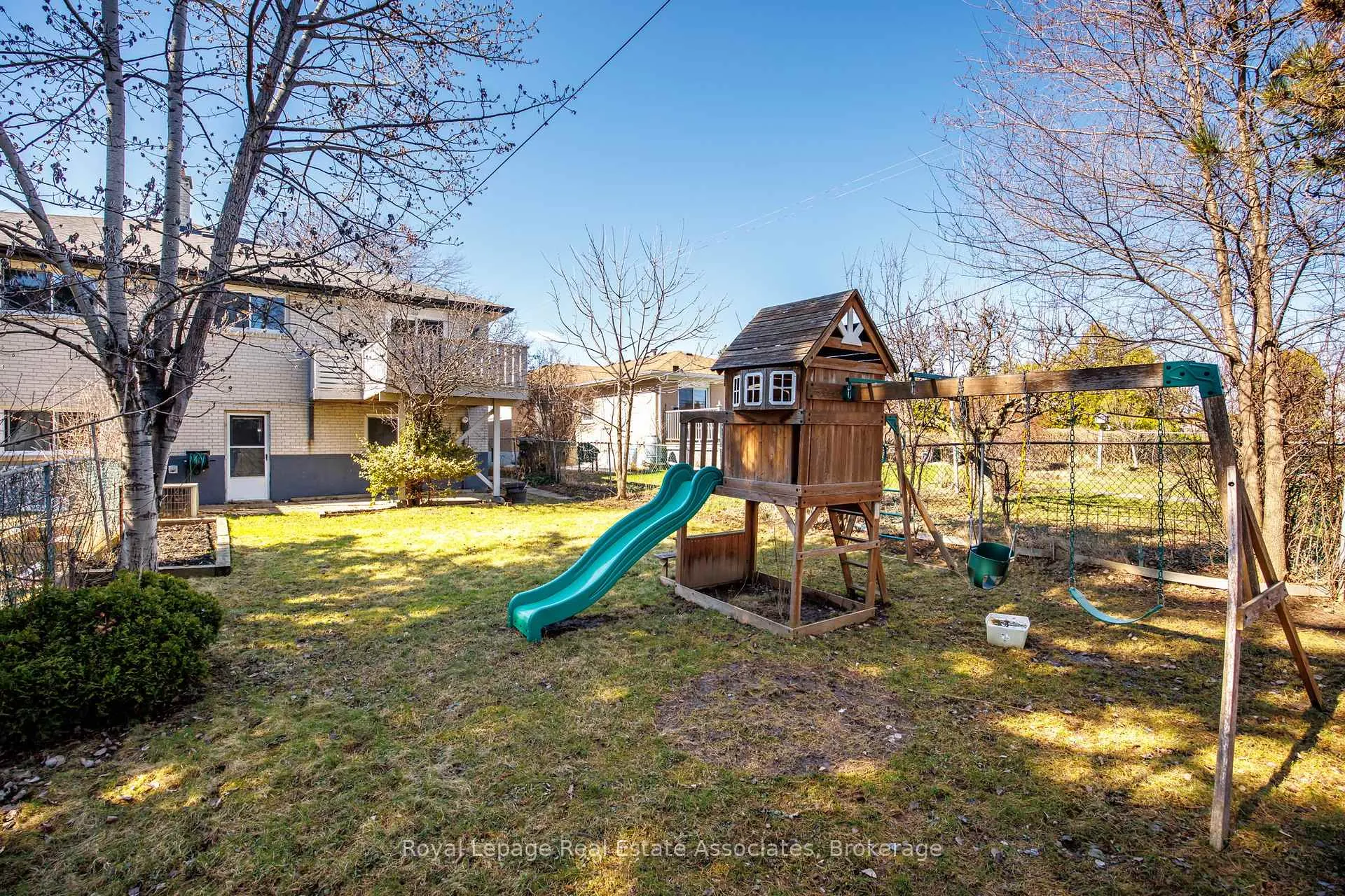 Photo 31 of 66 Kingsmere Crescent, Brampton, Northwood Park — HOMEH