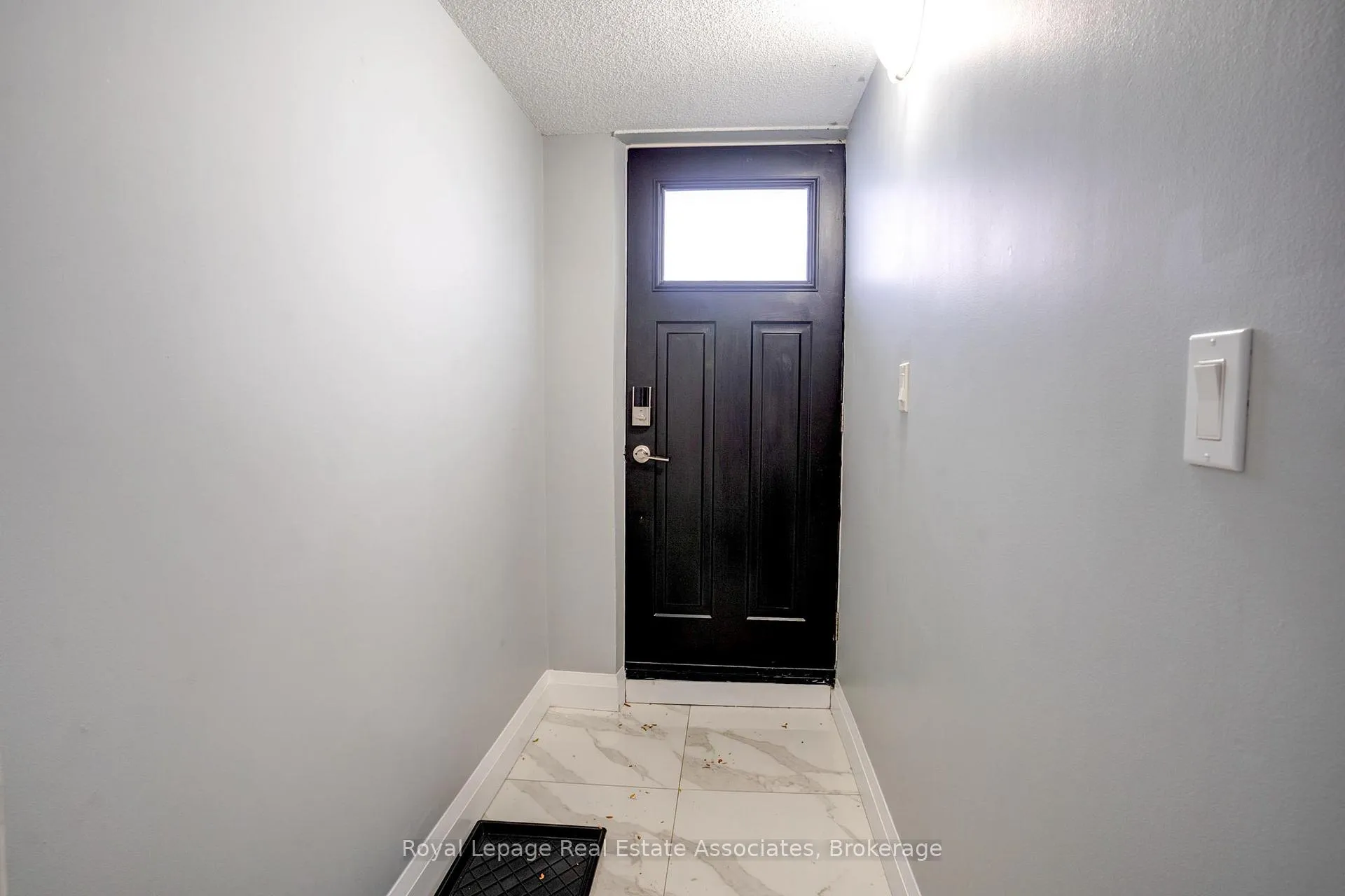 Photo 32 of 66 Kingsmere Crescent, Brampton, Northwood Park — HOMEH
