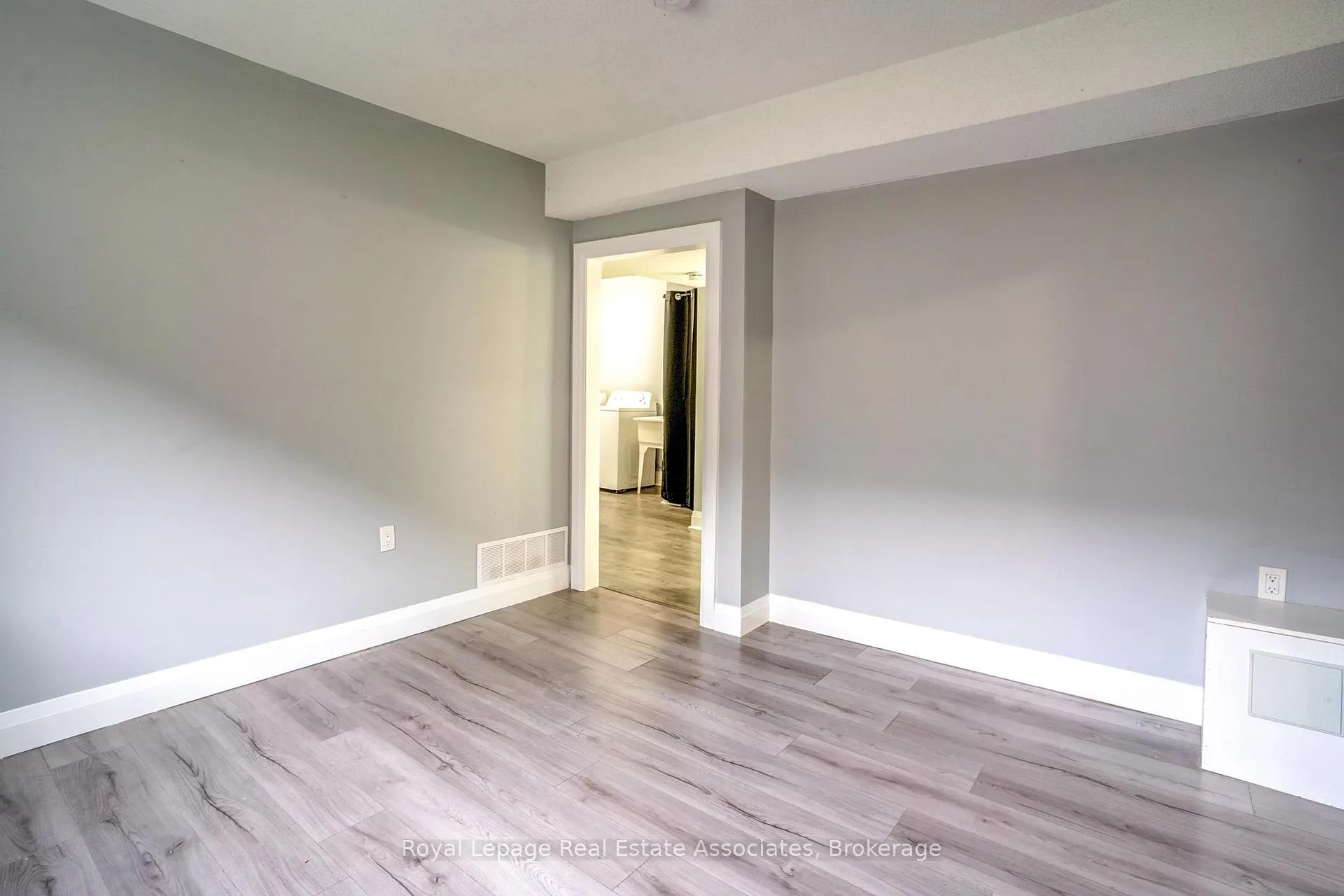 Photo 39 of 66 Kingsmere Crescent, Brampton, Northwood Park — HOMEH