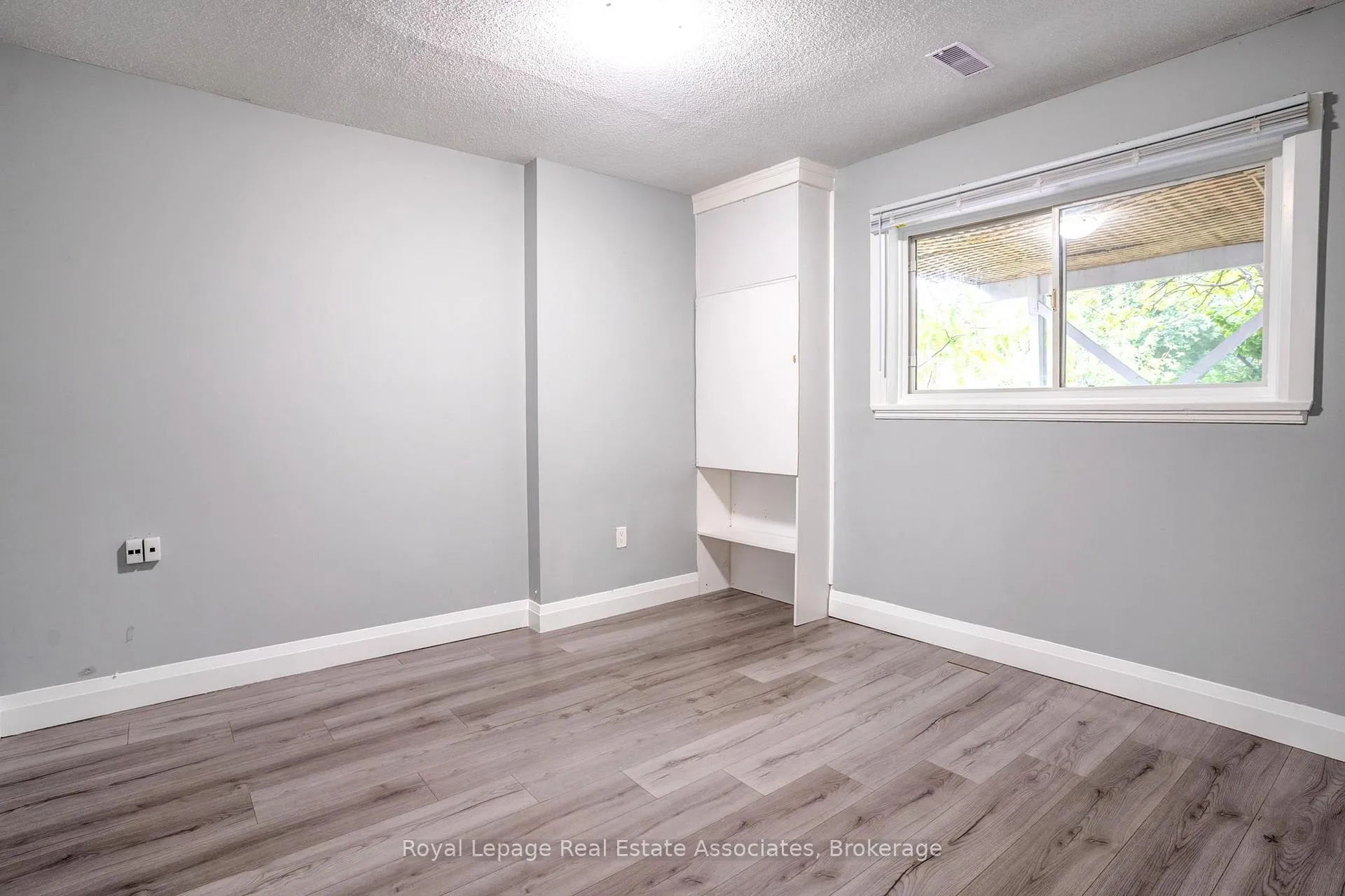 Photo 40 of 66 Kingsmere Crescent, Brampton, Northwood Park — HOMEH
