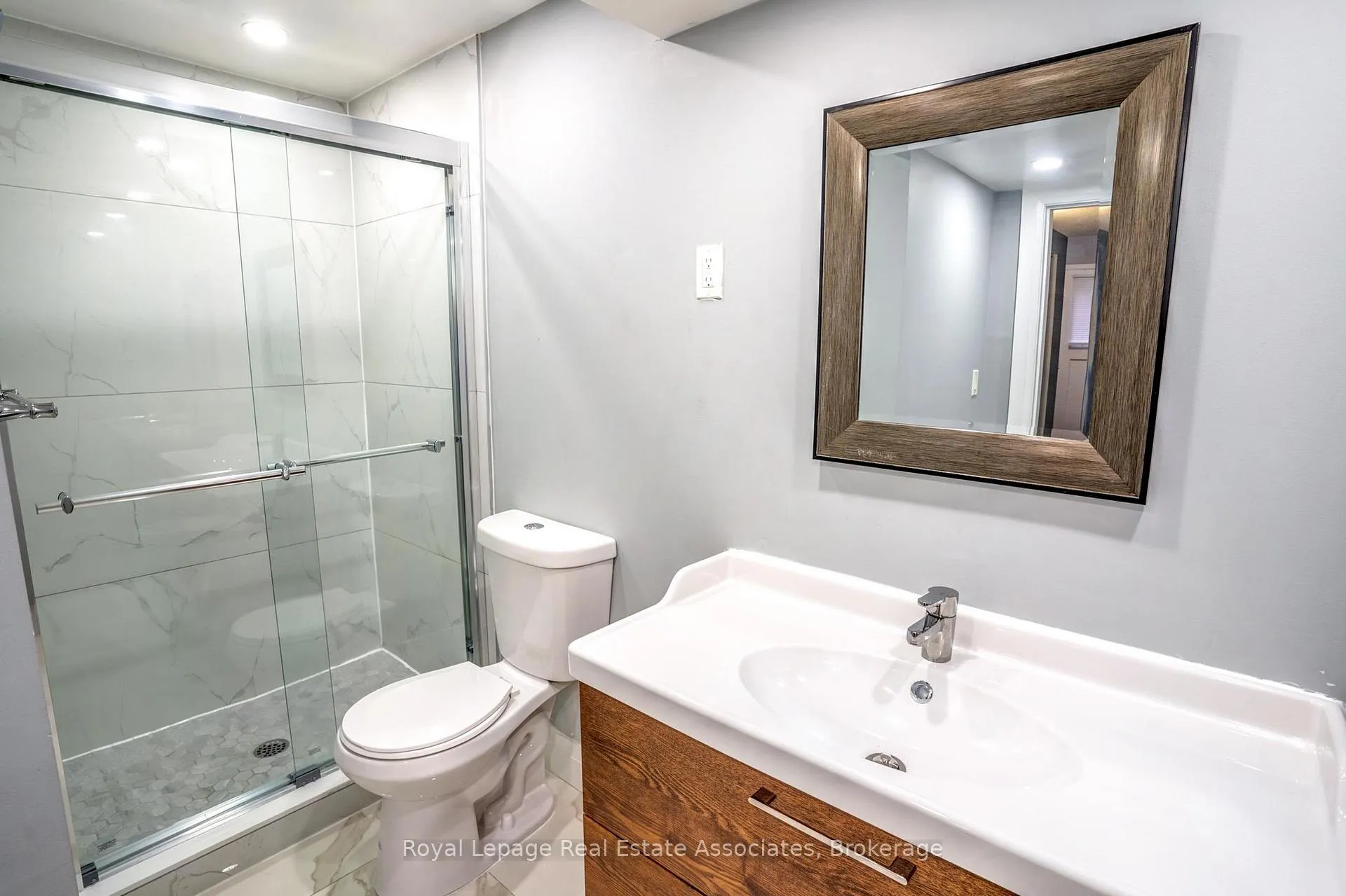 Photo 44 of 66 Kingsmere Crescent, Brampton, Northwood Park — HOMEH
