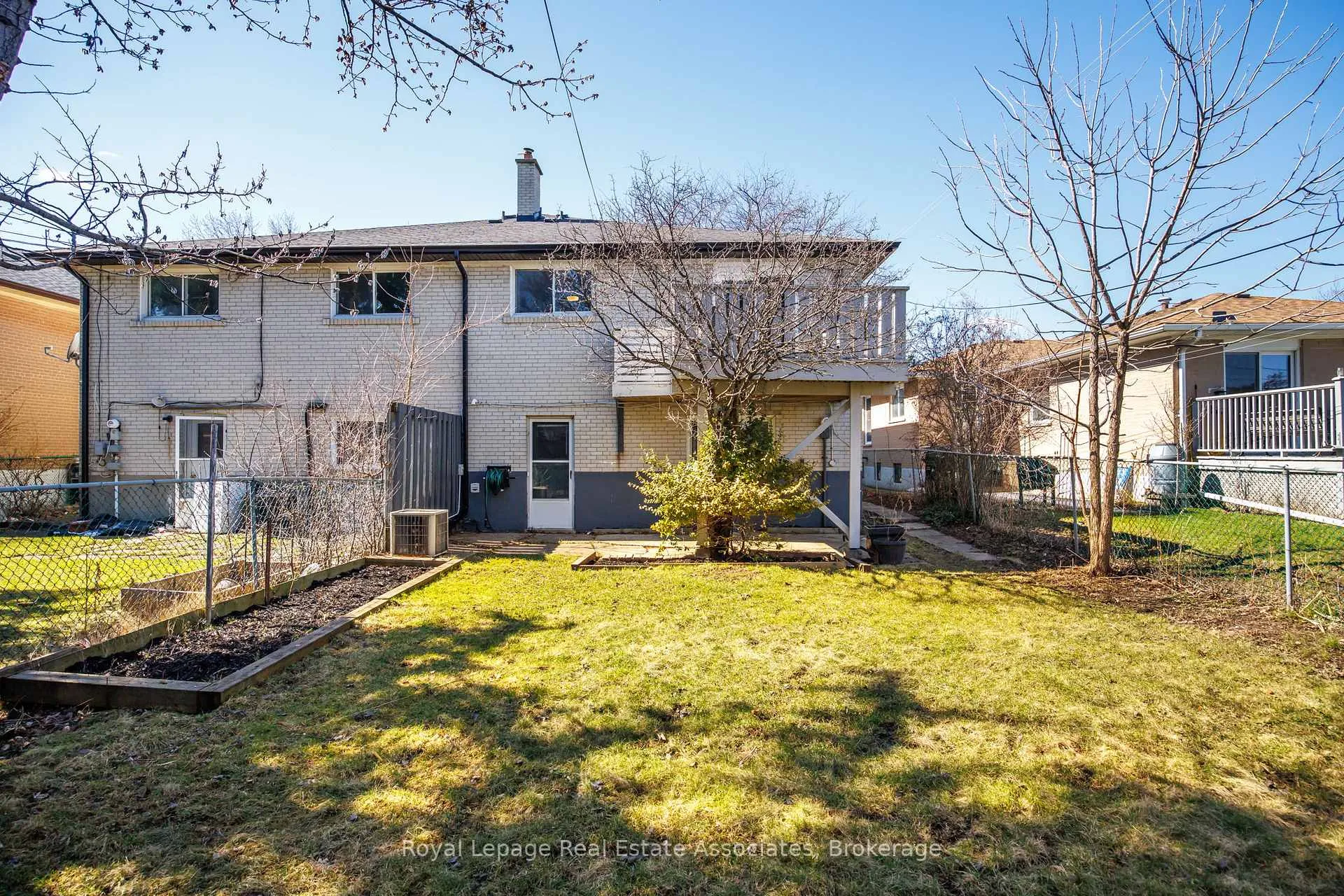 Photo 48 of 66 Kingsmere Crescent, Brampton, Northwood Park — HOMEH