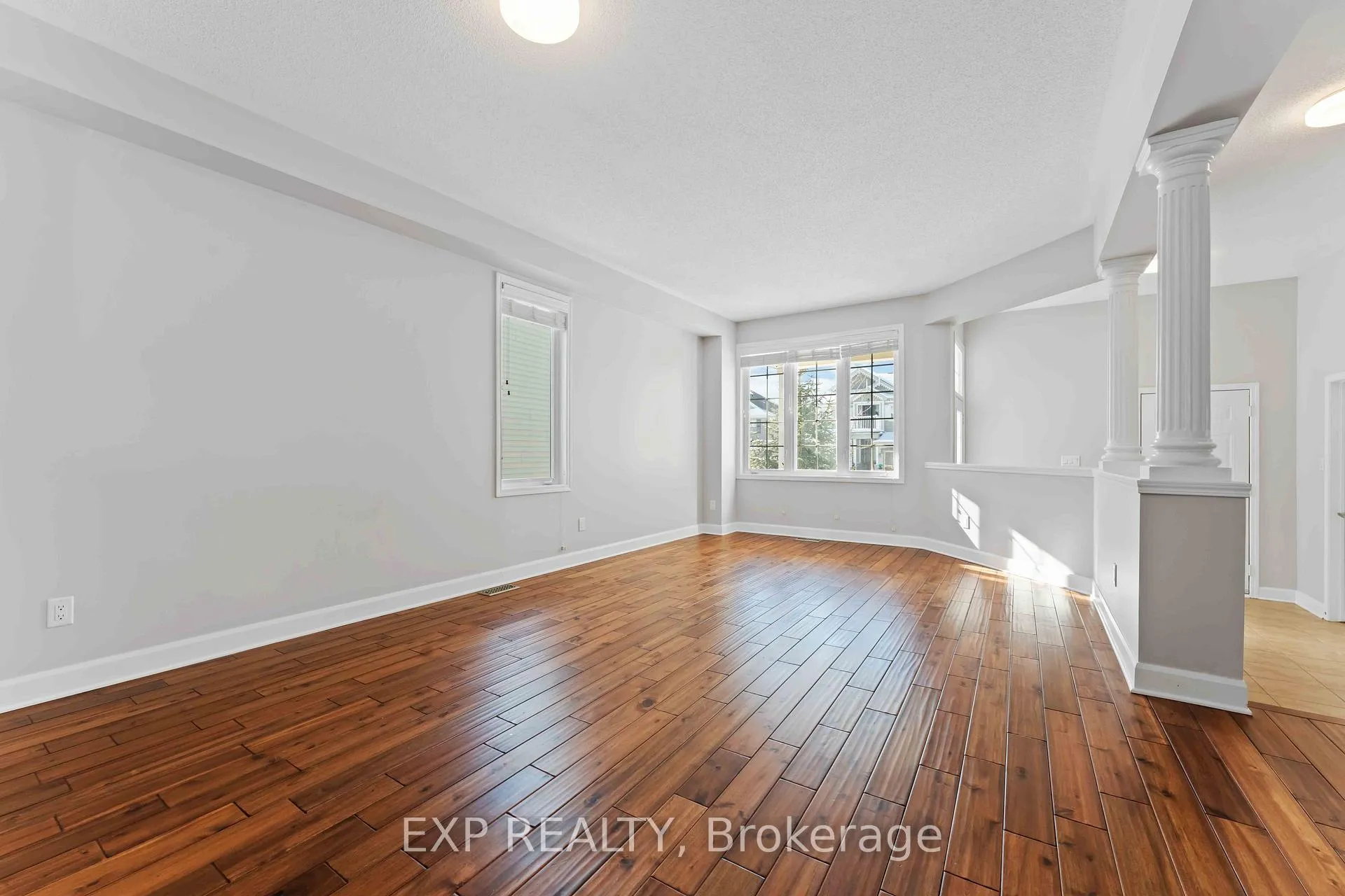 Photo 3 of 413 Tillsonburg Street, Ottawa, Kanata - Kanata Lakes/Heritage Hills — HOMEH