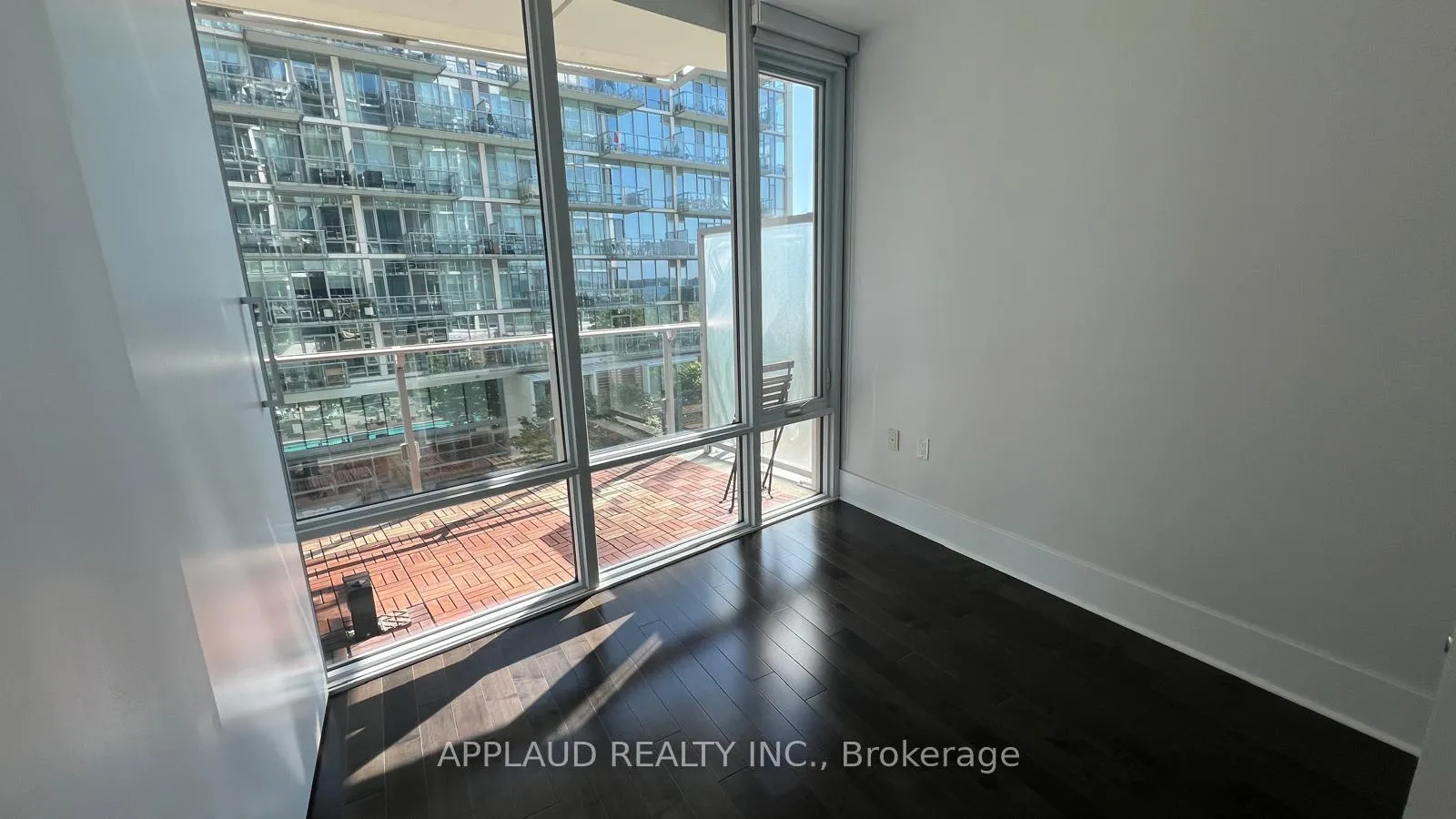 Photo 4 of Unit 409, 29 Queens Quay E, Toronto, Waterfront Communities — HOMEH