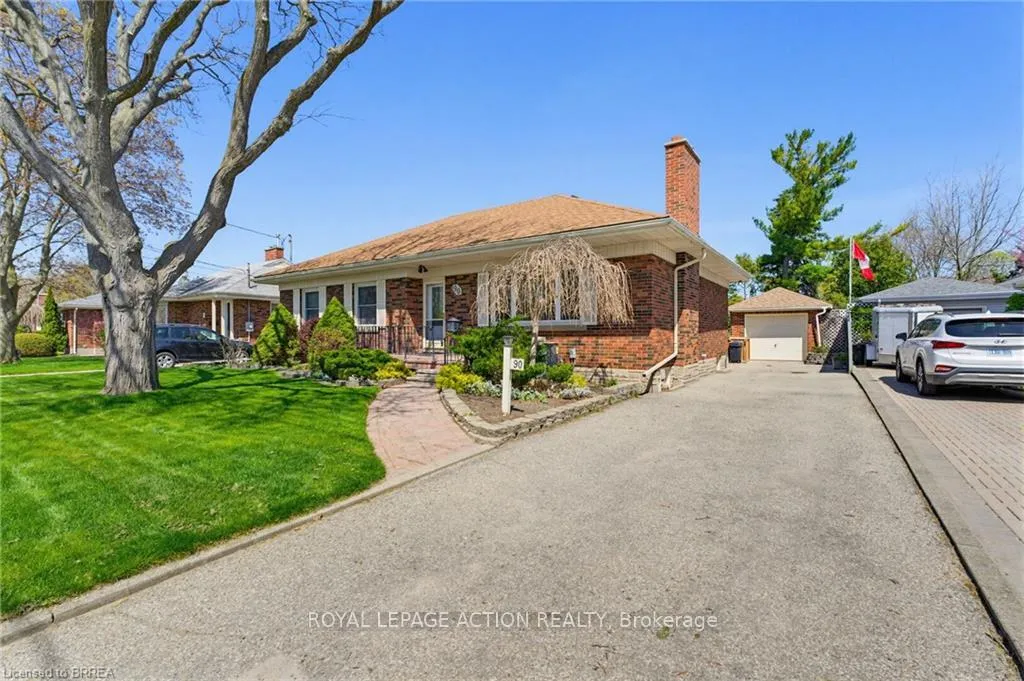 Front of 90 Henderson Avenue