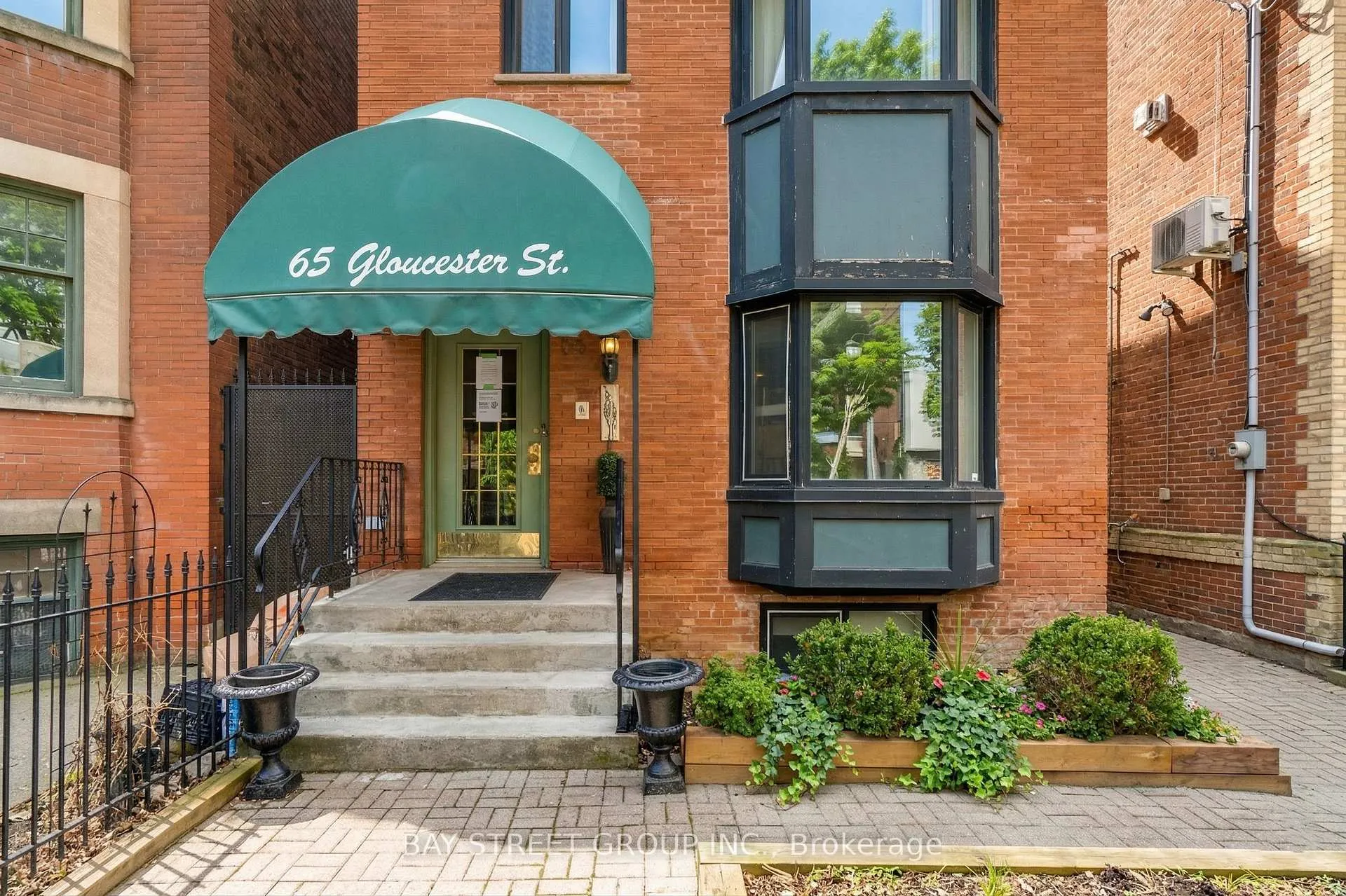 Photo 5 of Unit 4, 65 Gloucester Street, Toronto, Church-Yonge Corridor — HOMEH