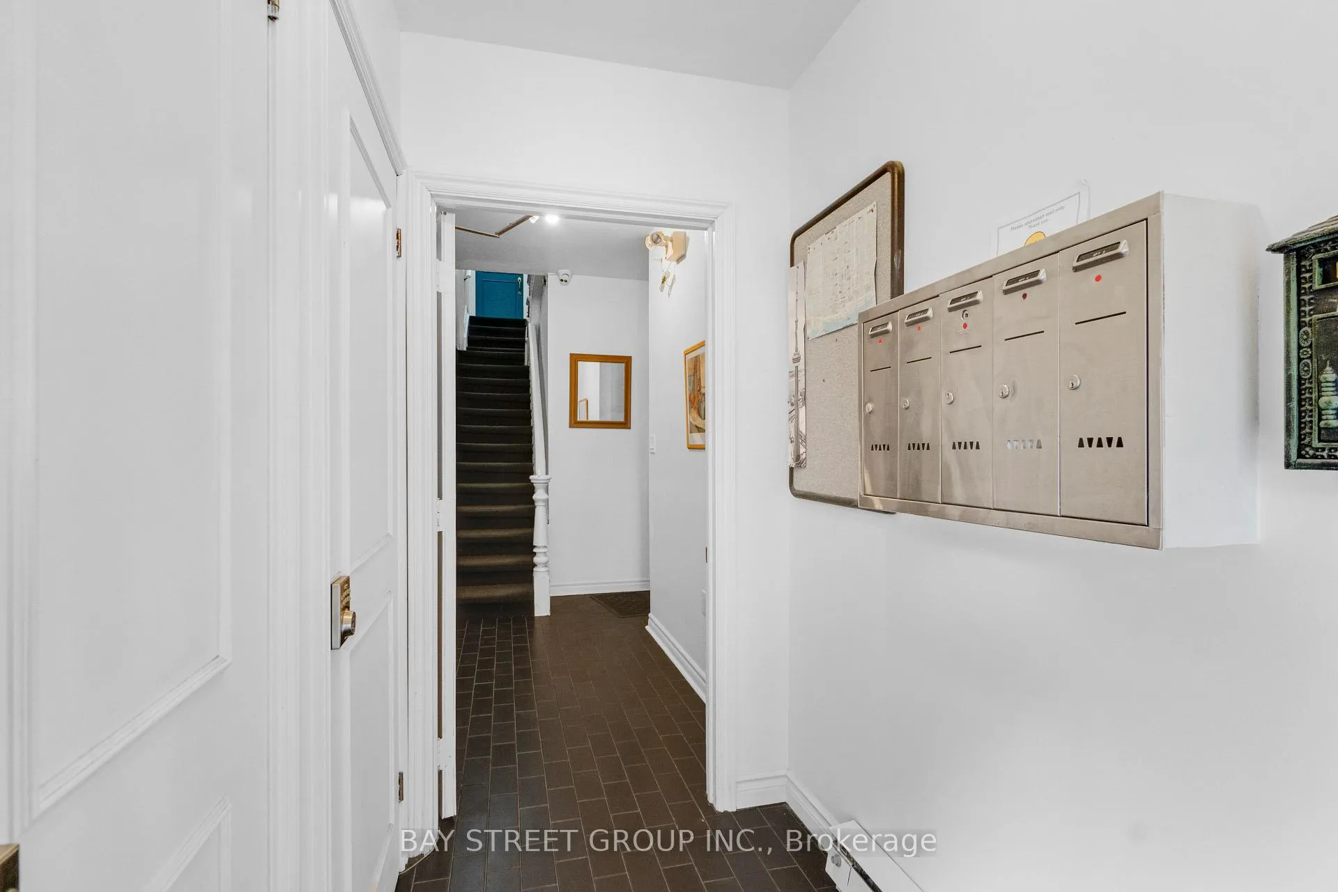 Photo 9 of Unit 4, 65 Gloucester Street, Toronto, Church-Yonge Corridor — HOMEH