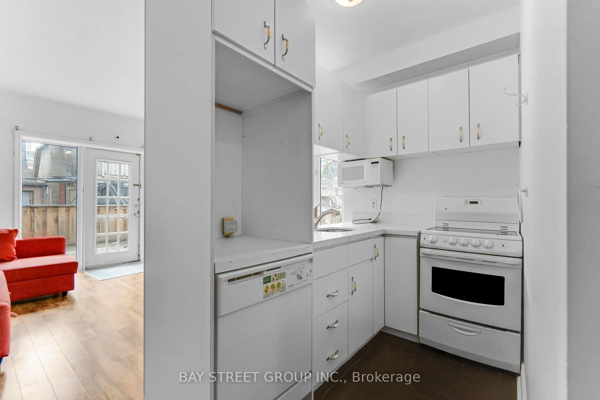 Photo 17 of Unit 4, 65 Gloucester Street, Toronto, Church-Yonge Corridor — HOMEH