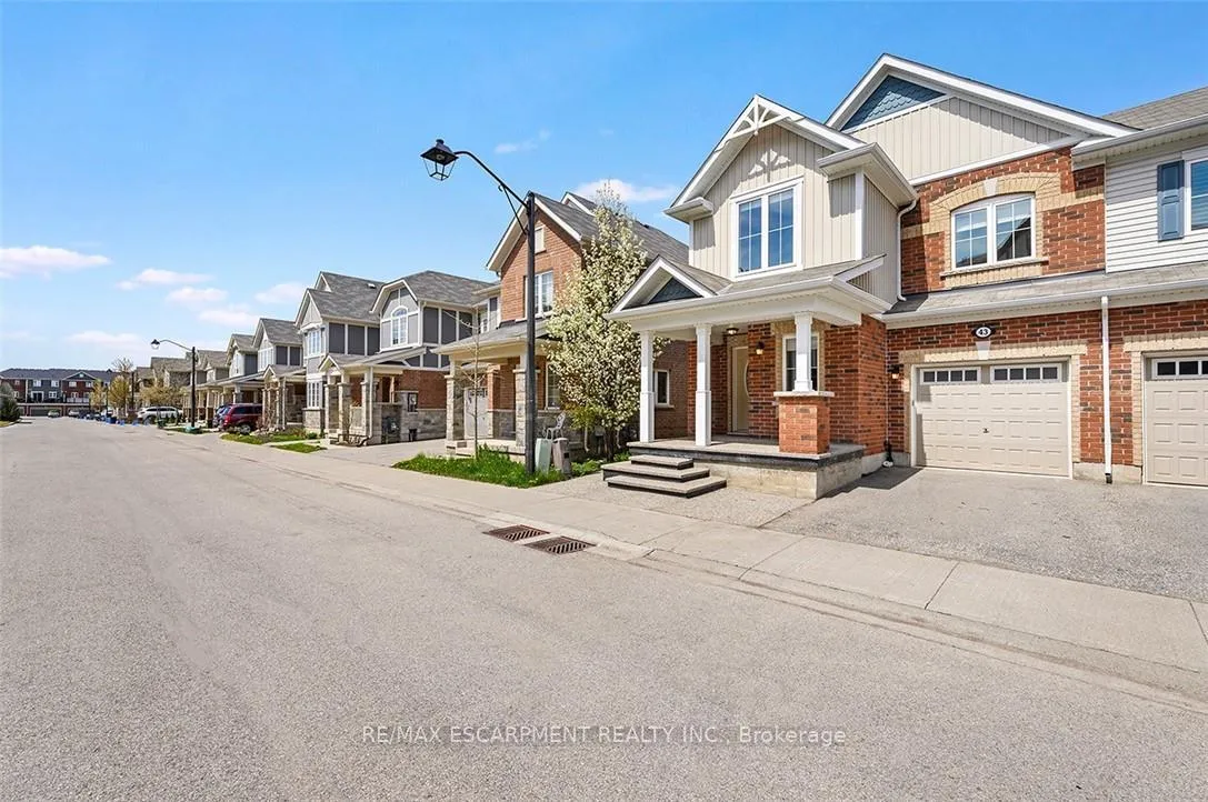 Photo 2 of Unit 43, 22 Spring Creek Drive, Hamilton, Waterdown — HOMEH