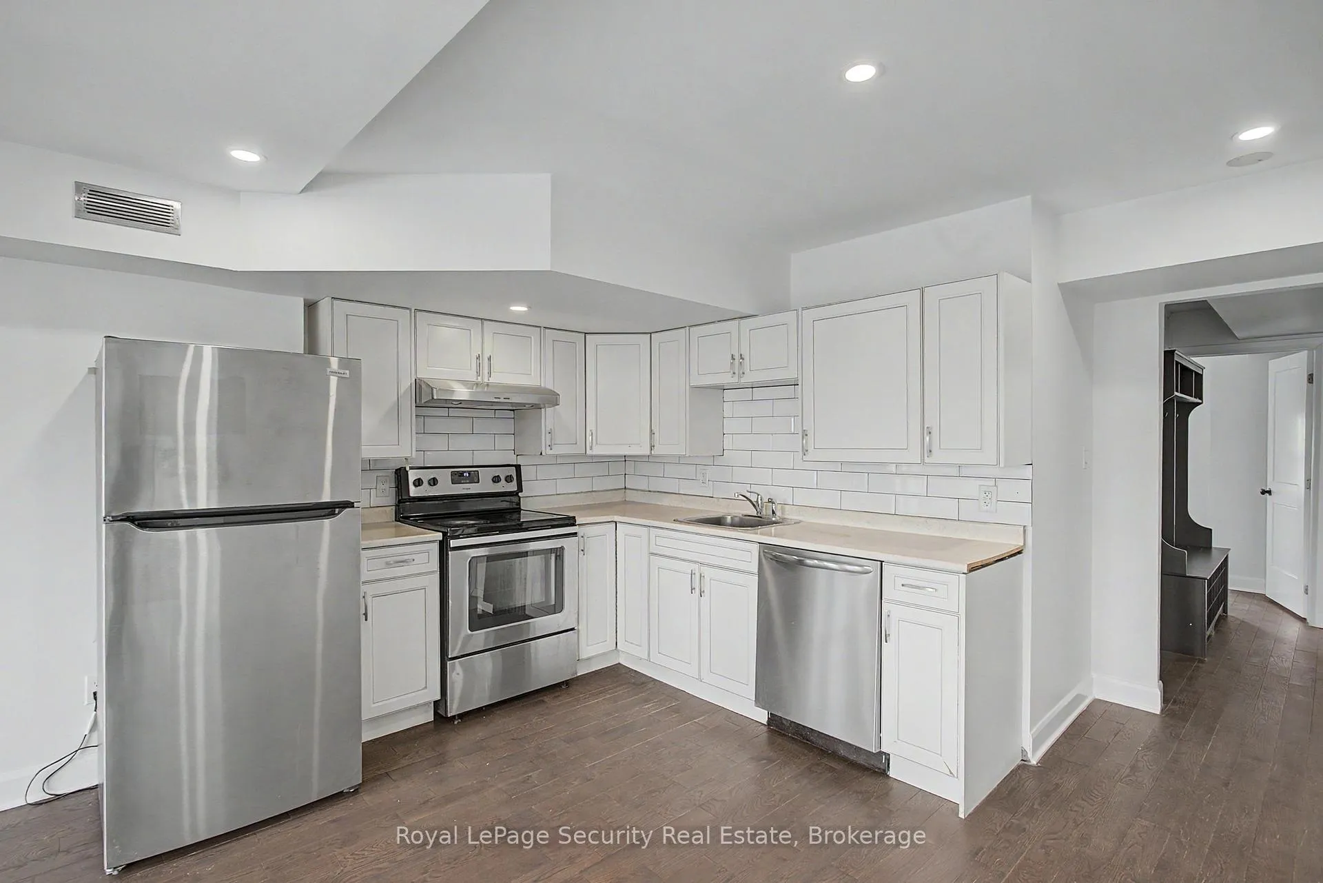 Photo 7 of Unit 2, 226 Lauder Avenue, Toronto, Oakwood Village — HOMEH