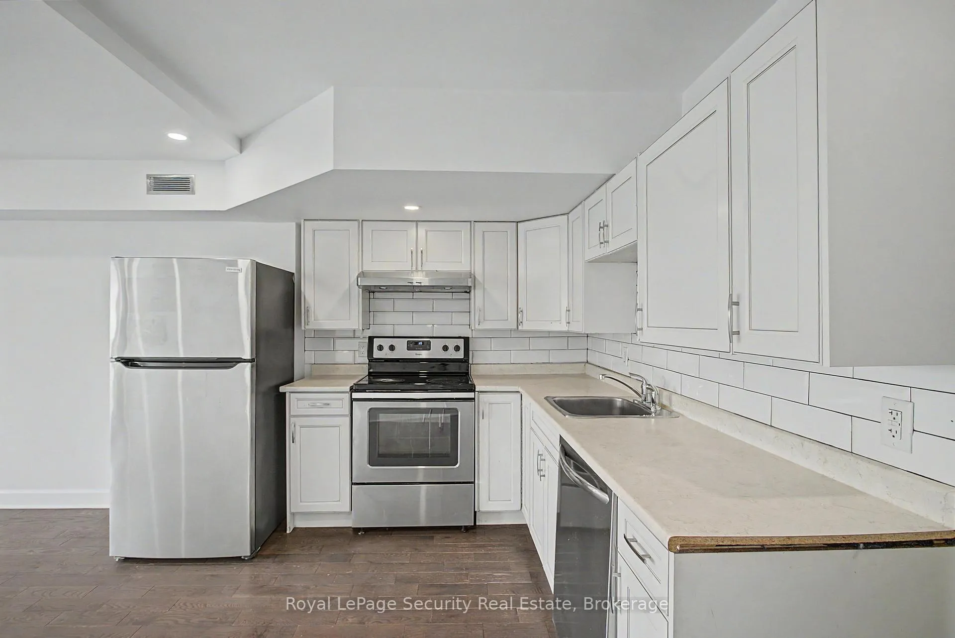 Photo 8 of Unit 2, 226 Lauder Avenue, Toronto, Oakwood Village — HOMEH