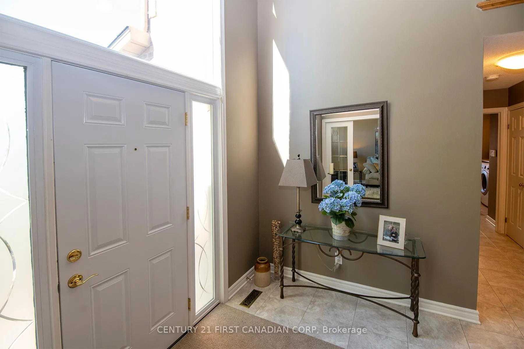 Photo 7 of 244 Ensign Crescent, London, South N — HOMEH
