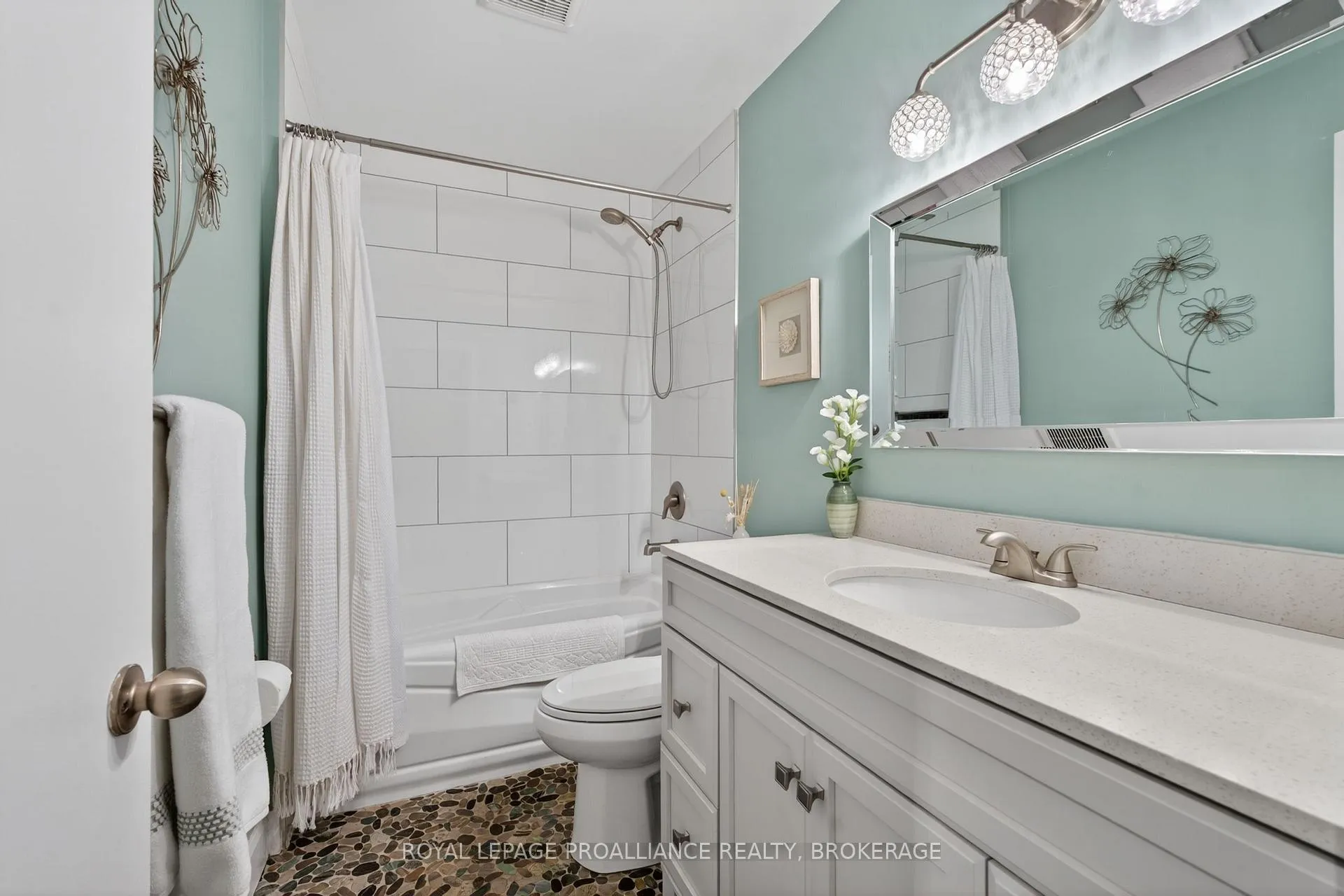 Photo 16 of 803 Grouse Crescent, Kingston, North of Taylor-Kidd Blvd — HOMEH