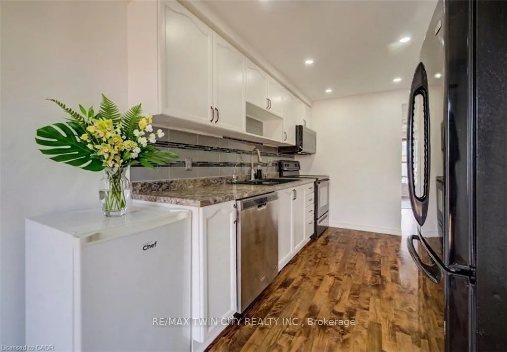 Photo 7 of 466A Exmoor Street, Waterloo — HOMEH