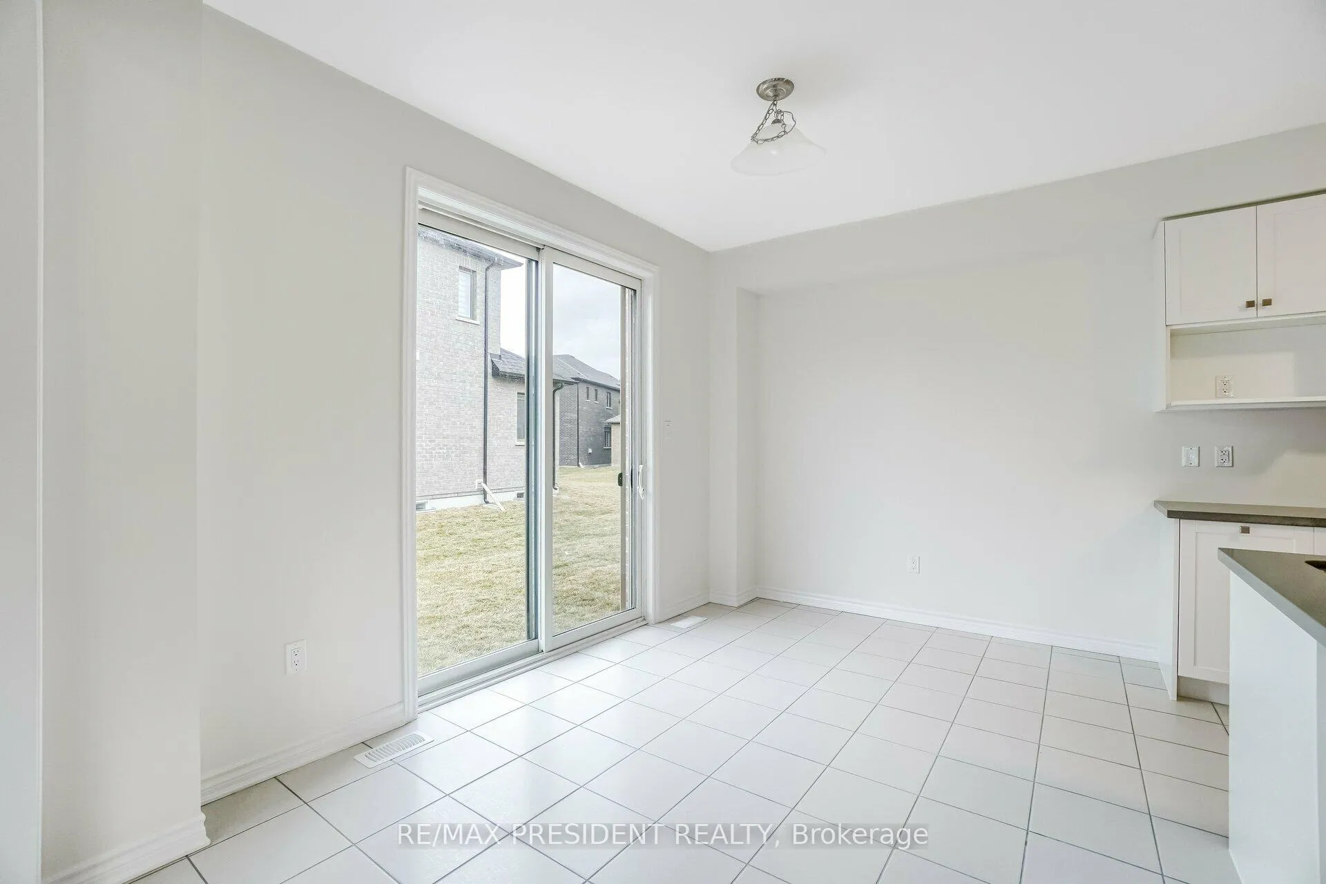 Photo 10 of 17 Spinland Street, Caledon, Rural Caledon — HOMEH