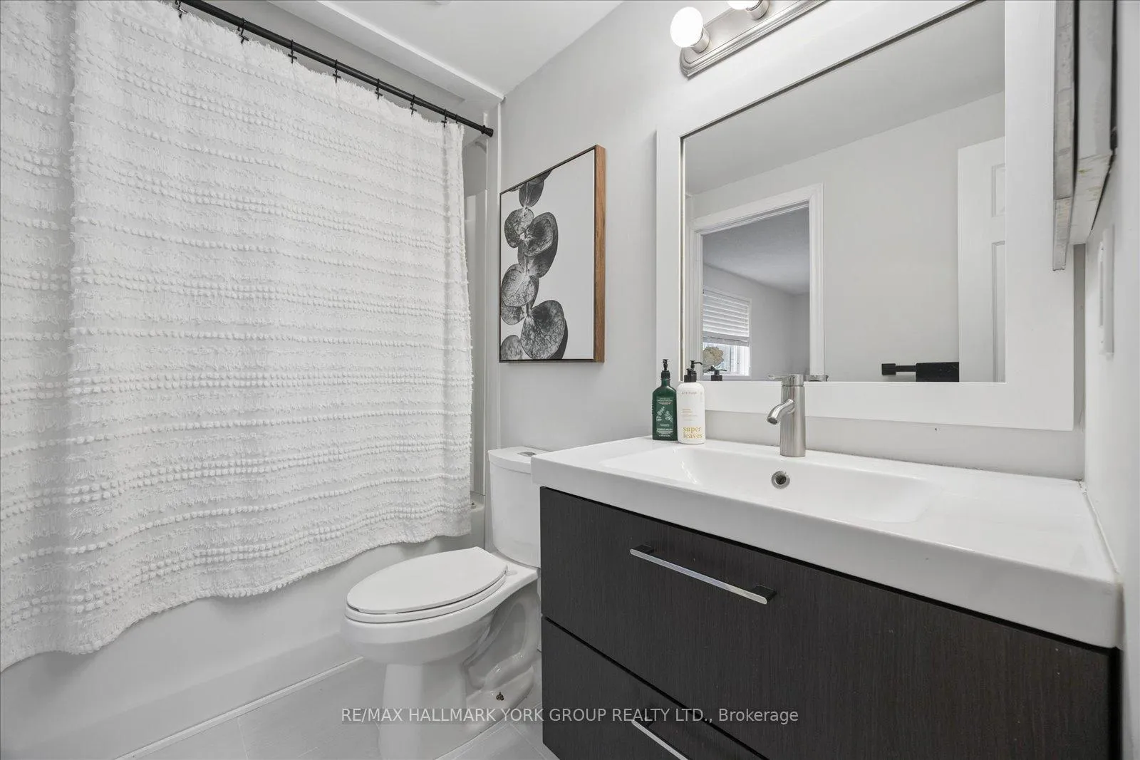 Photo 22 of 132 Athabaska Road, Barrie, Holly — HOMEH