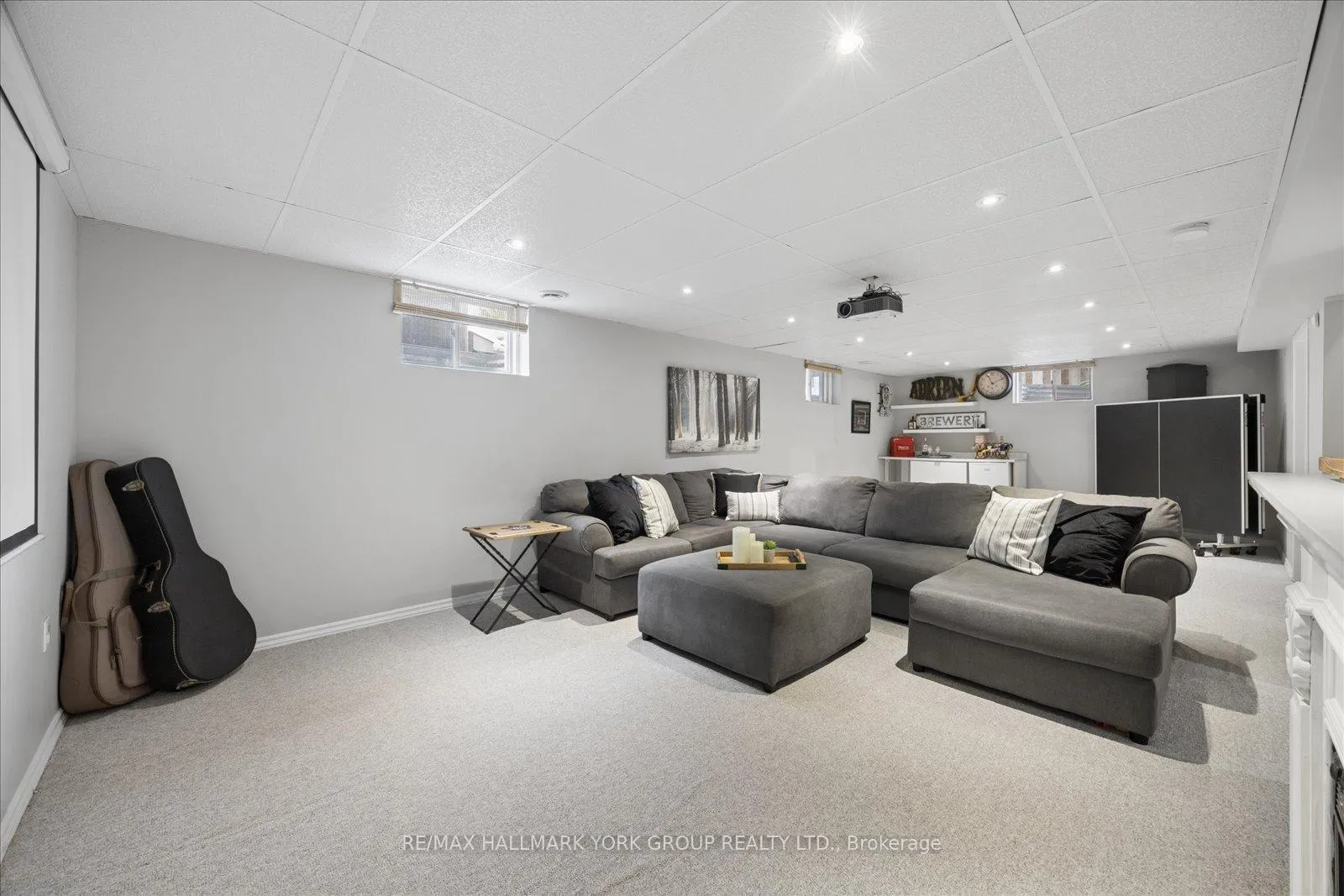 Photo 31 of 132 Athabaska Road, Barrie, Holly — HOMEH