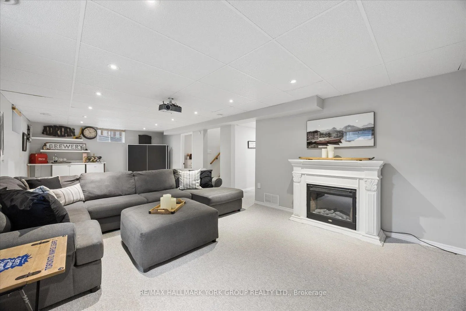 Photo 33 of 132 Athabaska Road, Barrie, Holly — HOMEH
