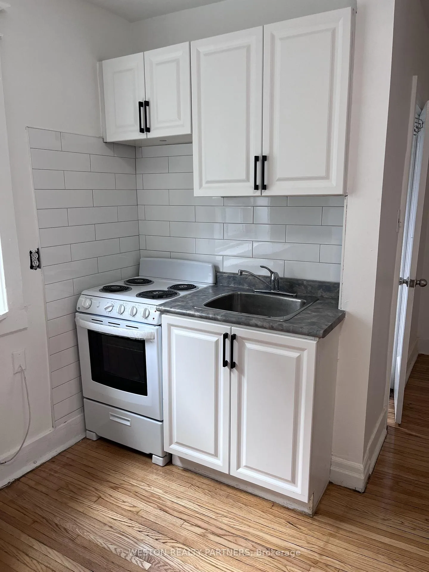 Photo 3 of Unit 203, 44 Huntley Street, Toronto, North St. James Town — HOMEH