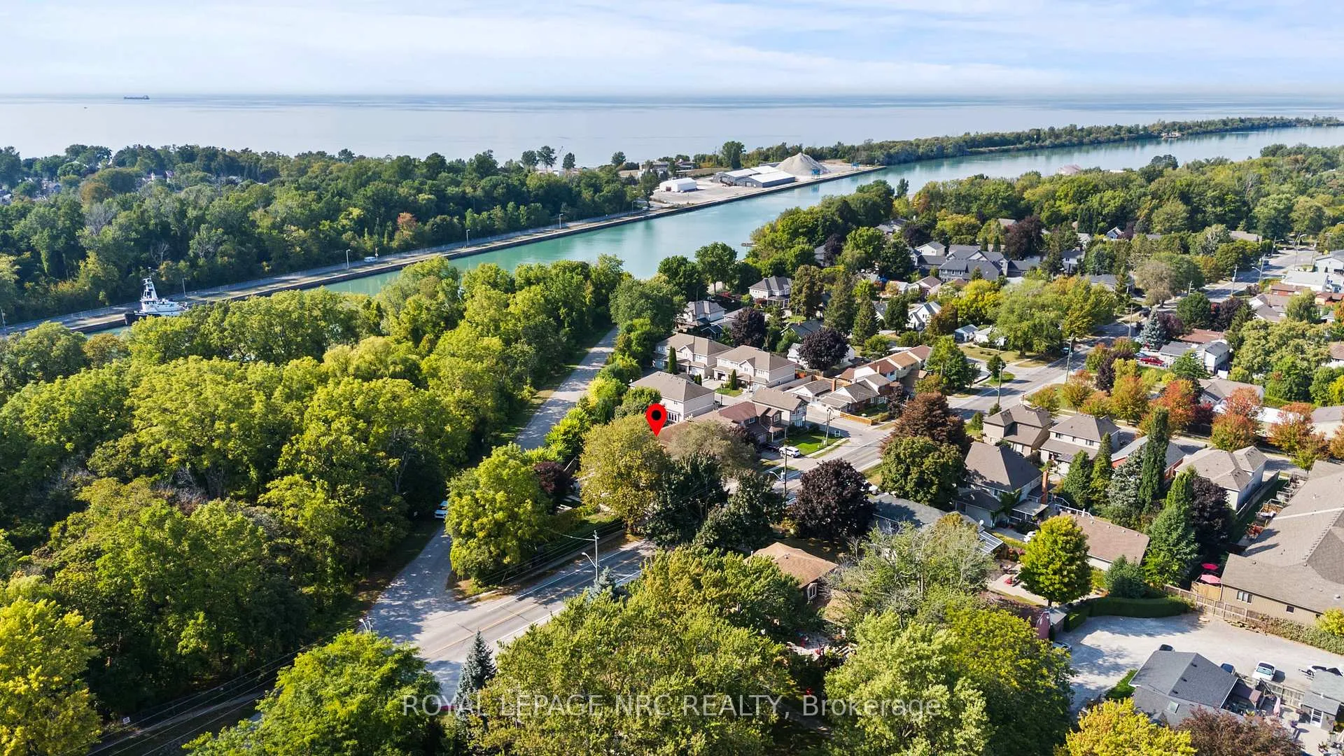 Photo 29 of 33 Broadway Avenue, St. Catharines, Port Weller — HOMEH