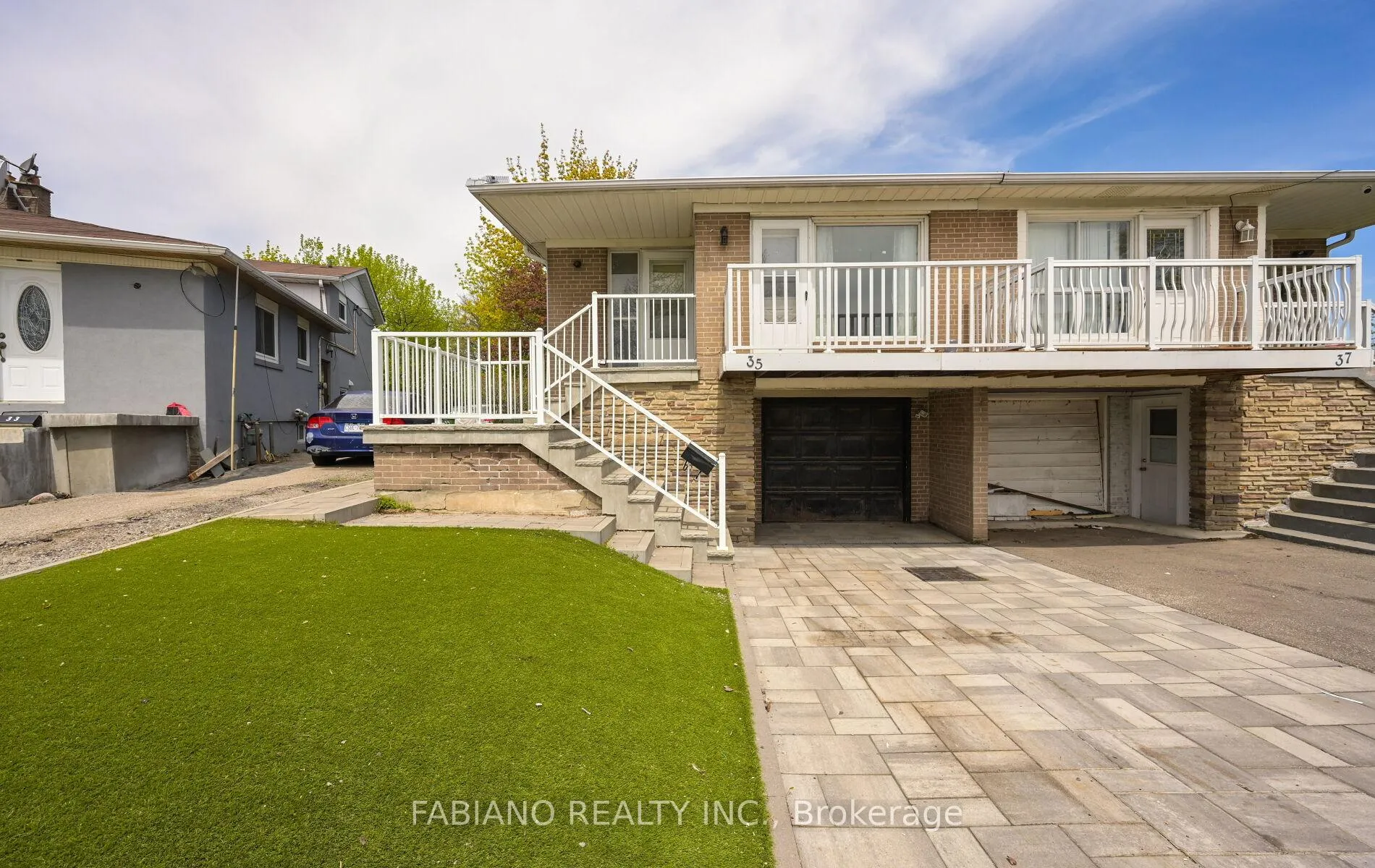 Photo 3 of 35 Murchison Crescent, Etobicoke, Mount Olive-Silverstone-Jamestown — HOMEH