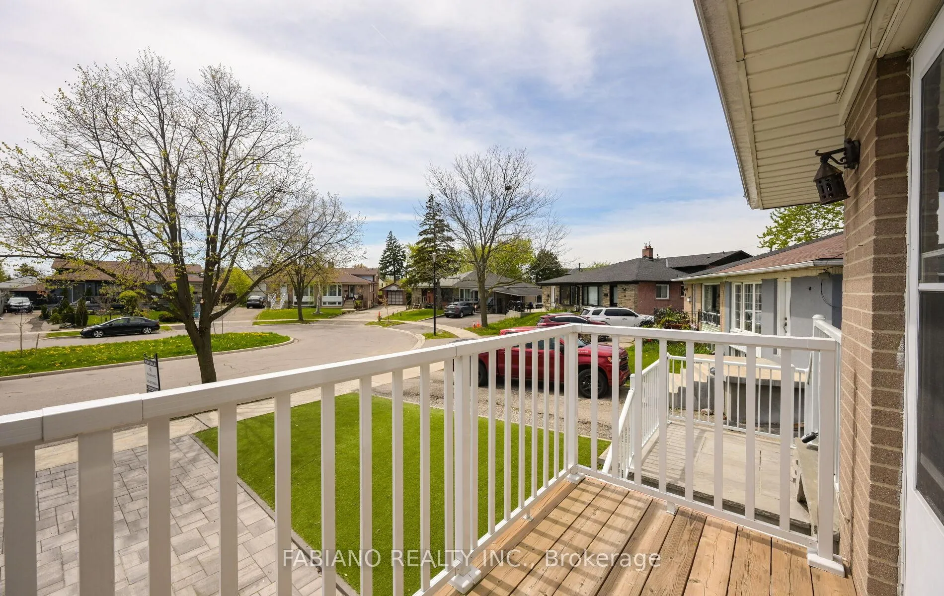 Photo 17 of 35 Murchison Crescent, Etobicoke, Mount Olive-Silverstone-Jamestown — HOMEH