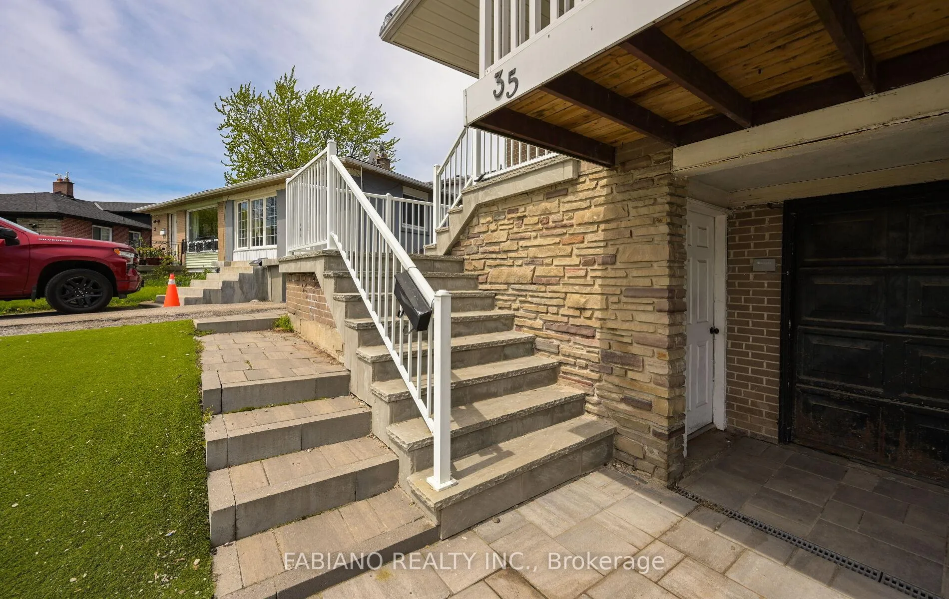 Photo 36 of 35 Murchison Crescent, Etobicoke, Mount Olive-Silverstone-Jamestown — HOMEH