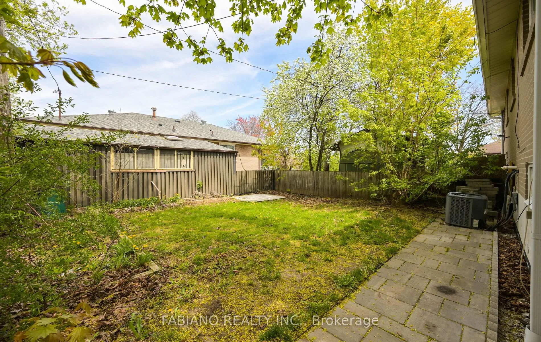 Photo 46 of 35 Murchison Crescent, Etobicoke, Mount Olive-Silverstone-Jamestown — HOMEH