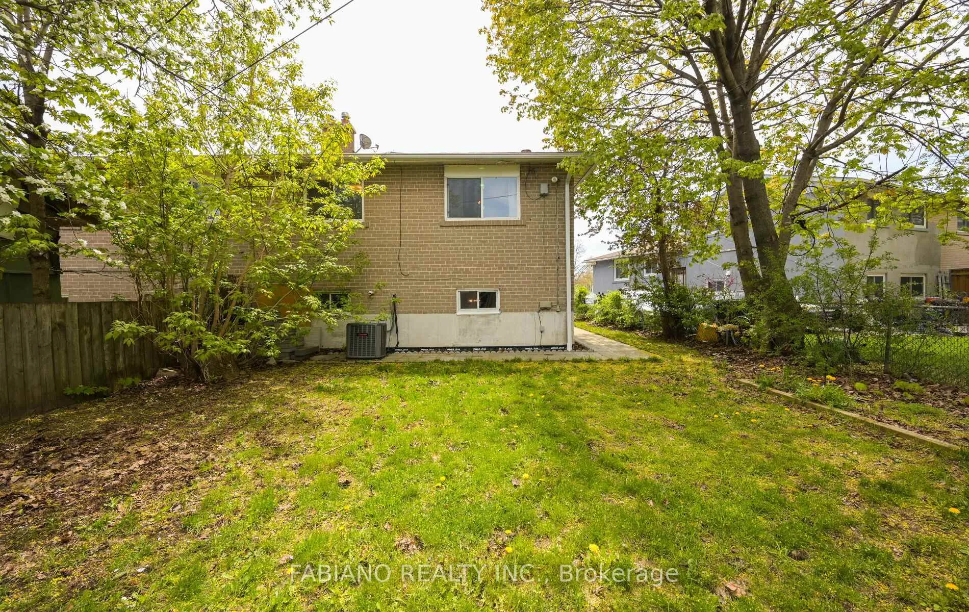 Photo 48 of 35 Murchison Crescent, Etobicoke, Mount Olive-Silverstone-Jamestown — HOMEH