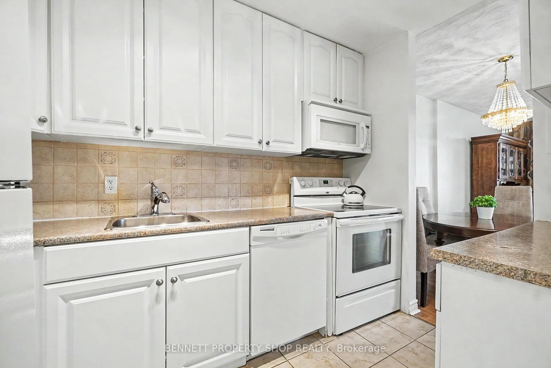 Photo 6 of Unit 410, 2000 Jasmine Crescent, Ottawa, Beacon Hill South — HOMEH