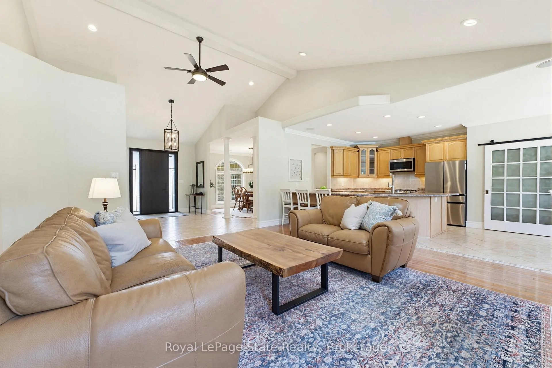 Photo 13 of 20 Savona Crescent, Hamilton, Rural Flamborough — HOMEH