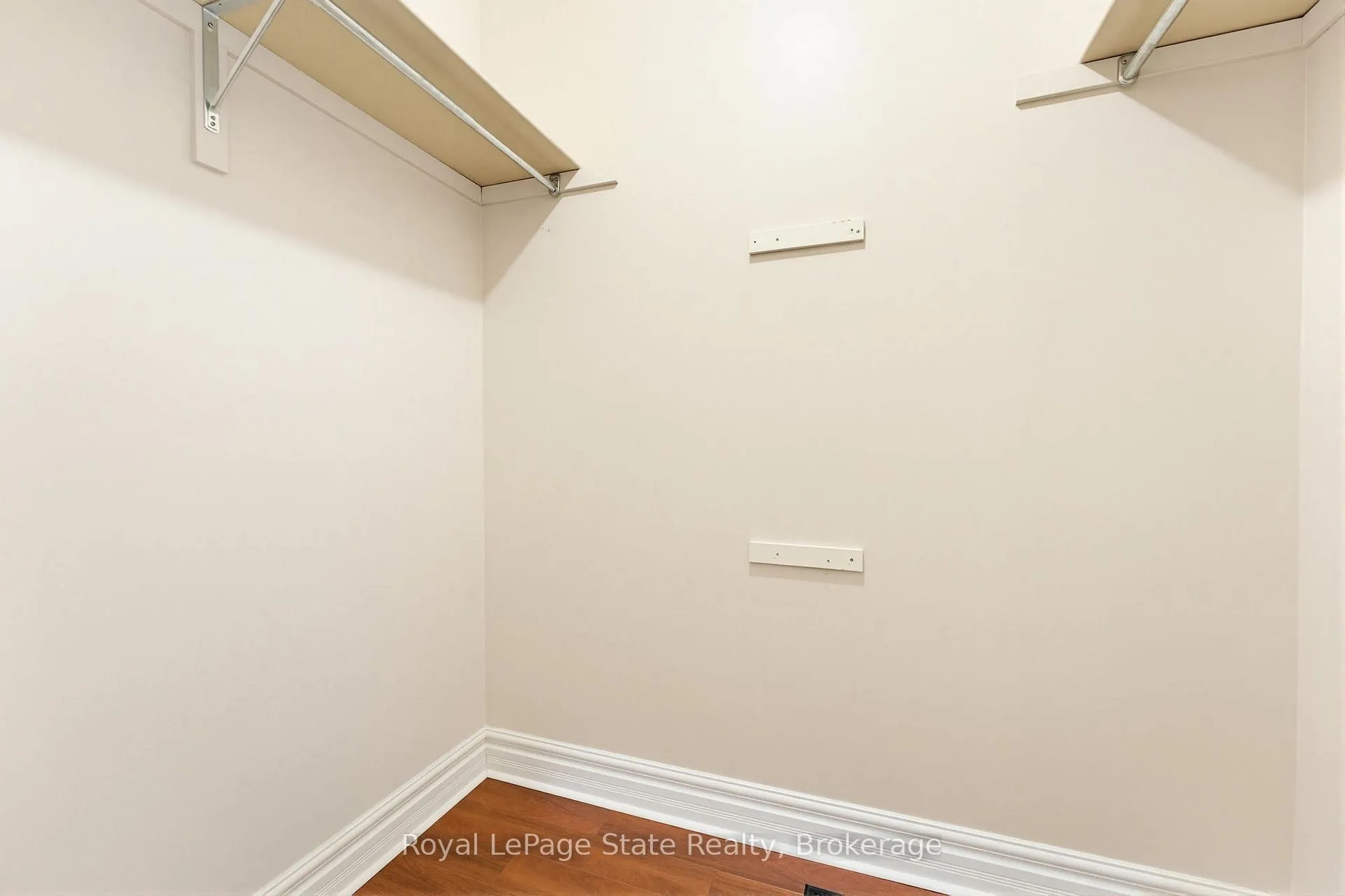 Photo 26 of 20 Savona Crescent, Hamilton, Rural Flamborough — HOMEH
