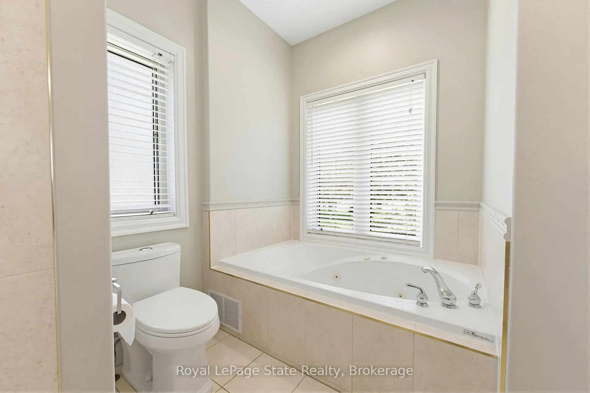 Photo 28 of 20 Savona Crescent, Hamilton, Rural Flamborough — HOMEH