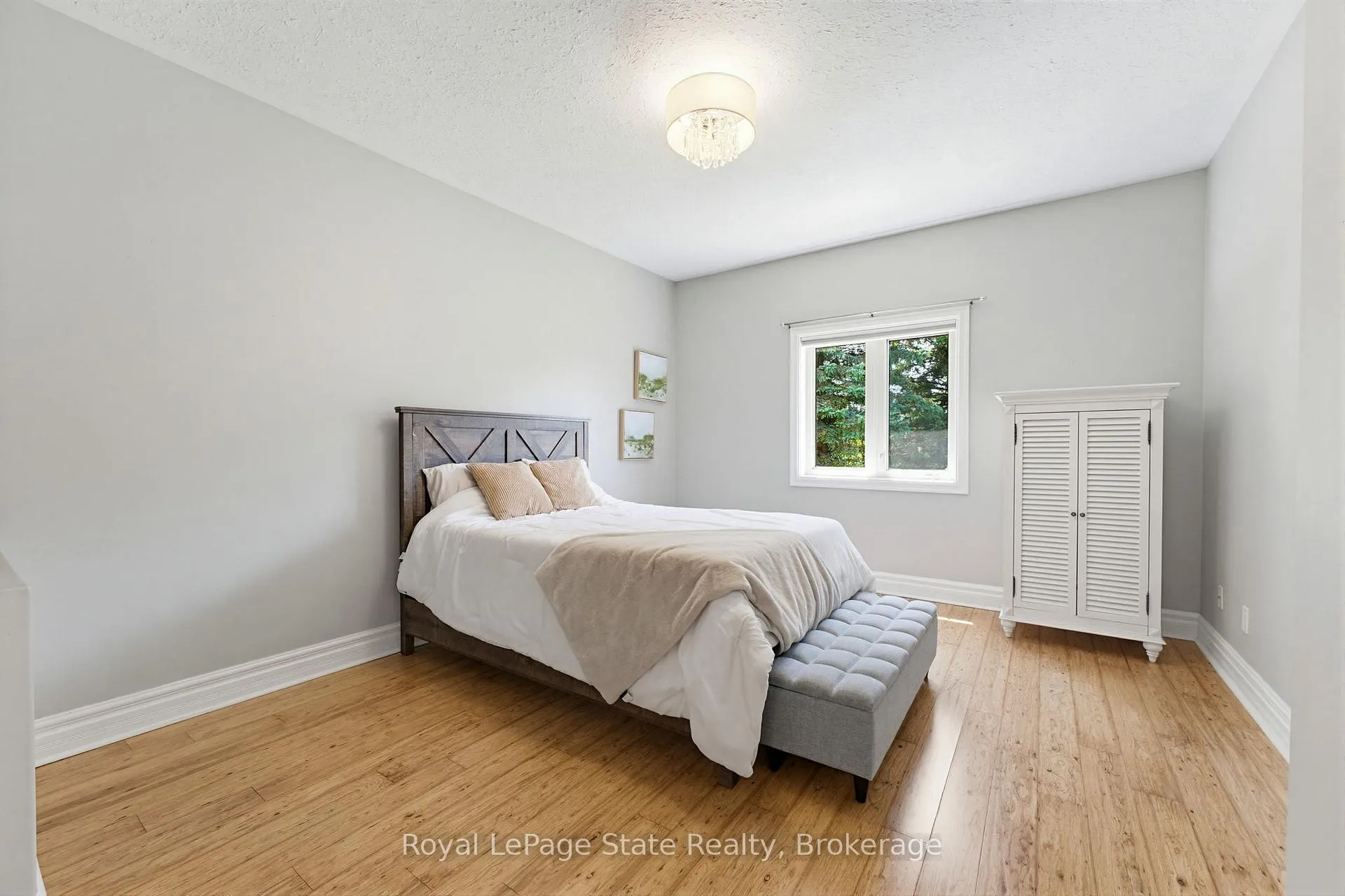 Photo 29 of 20 Savona Crescent, Hamilton, Rural Flamborough — HOMEH