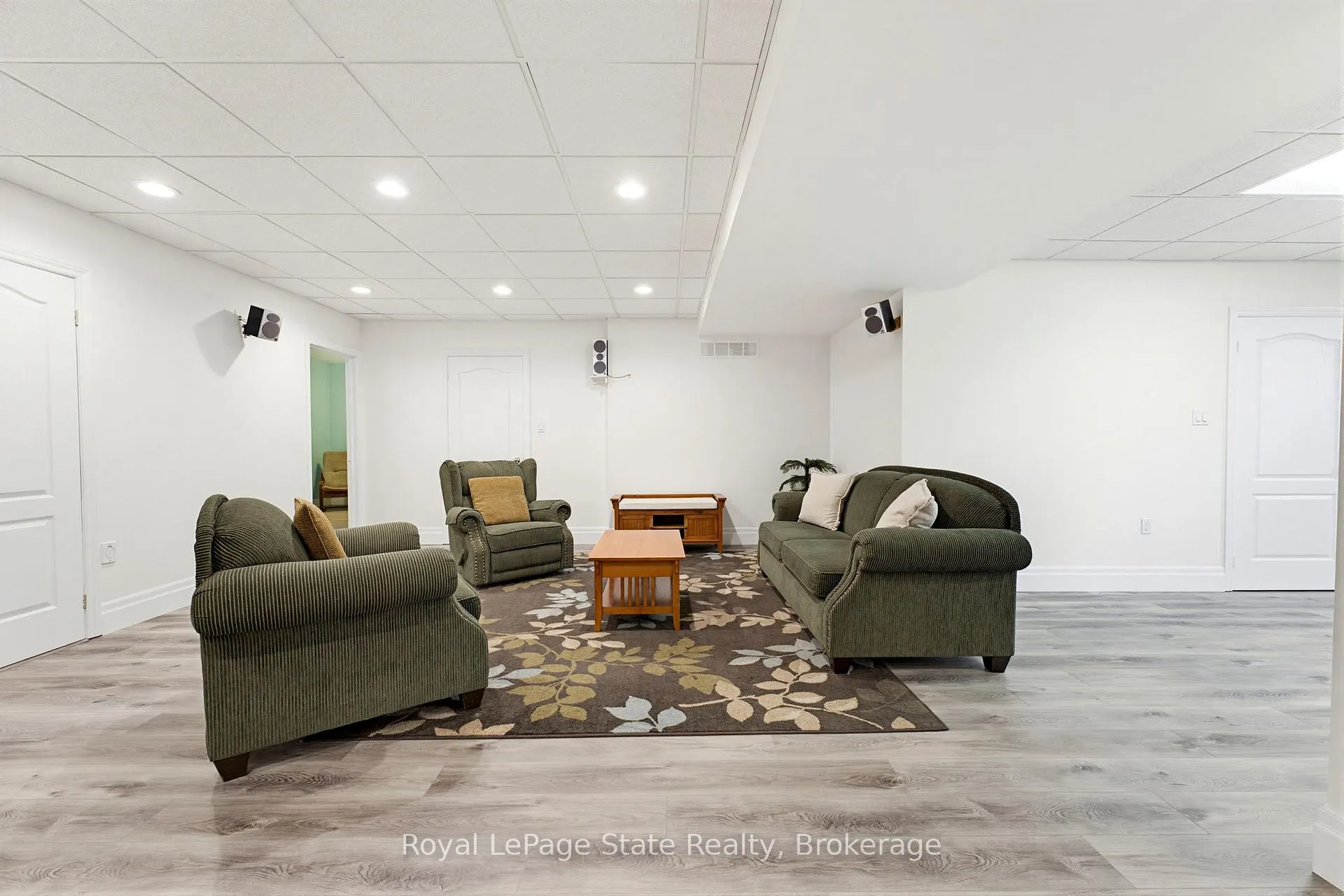 Photo 34 of 20 Savona Crescent, Hamilton, Rural Flamborough — HOMEH