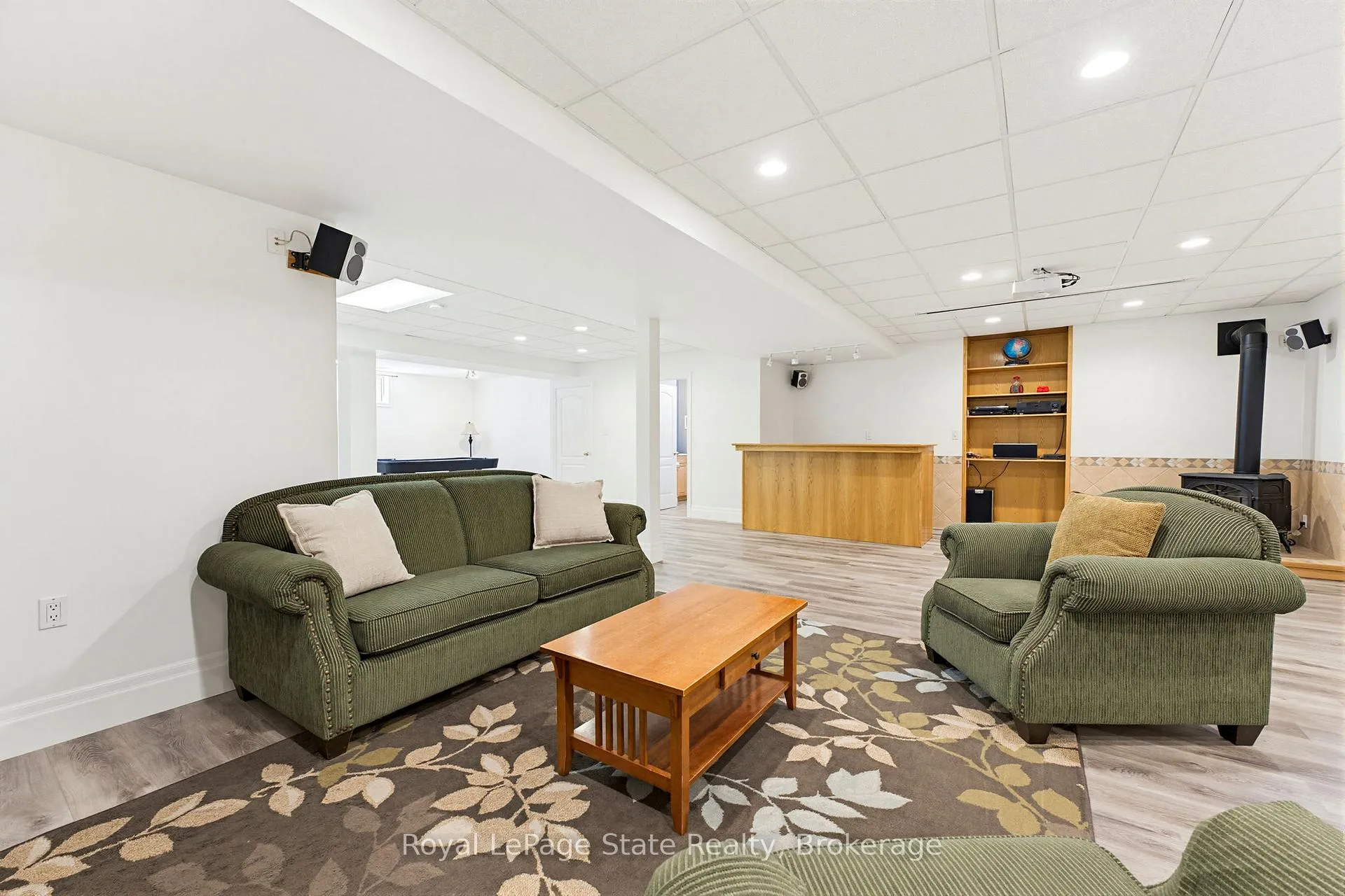 Photo 35 of 20 Savona Crescent, Hamilton, Rural Flamborough — HOMEH