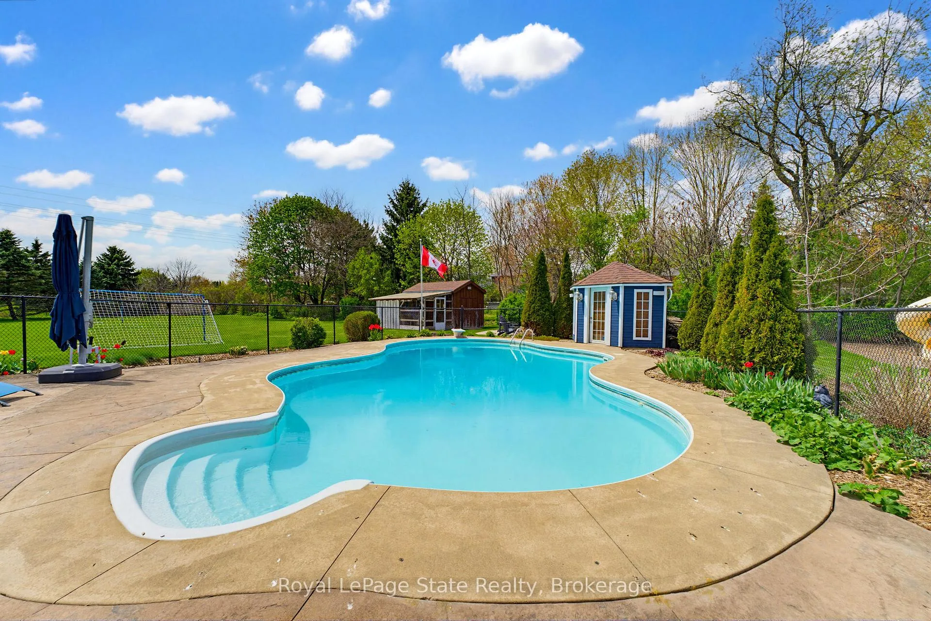 Photo 45 of 20 Savona Crescent, Hamilton, Rural Flamborough — HOMEH