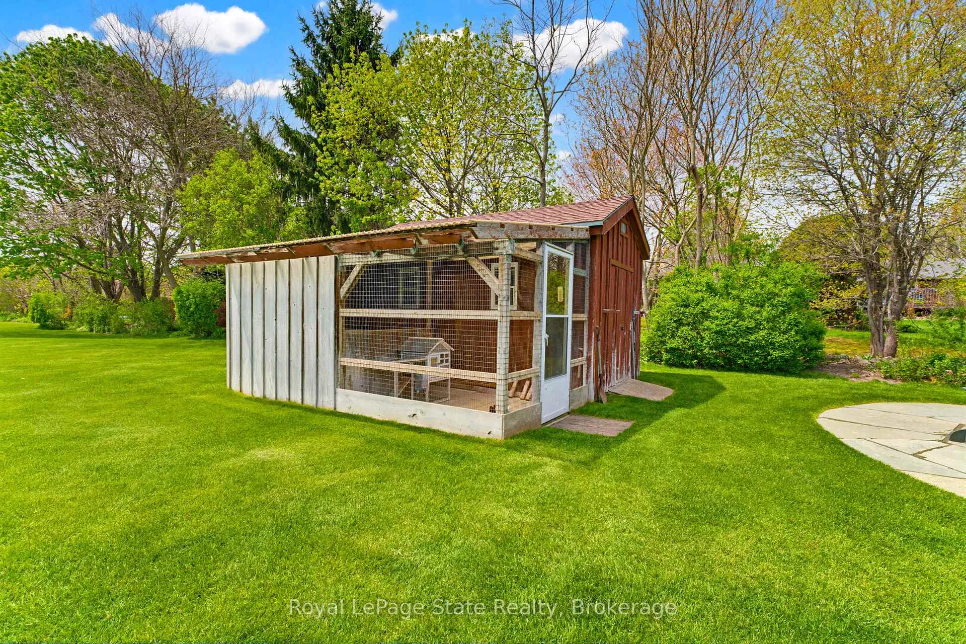 Photo 47 of 20 Savona Crescent, Hamilton, Rural Flamborough — HOMEH
