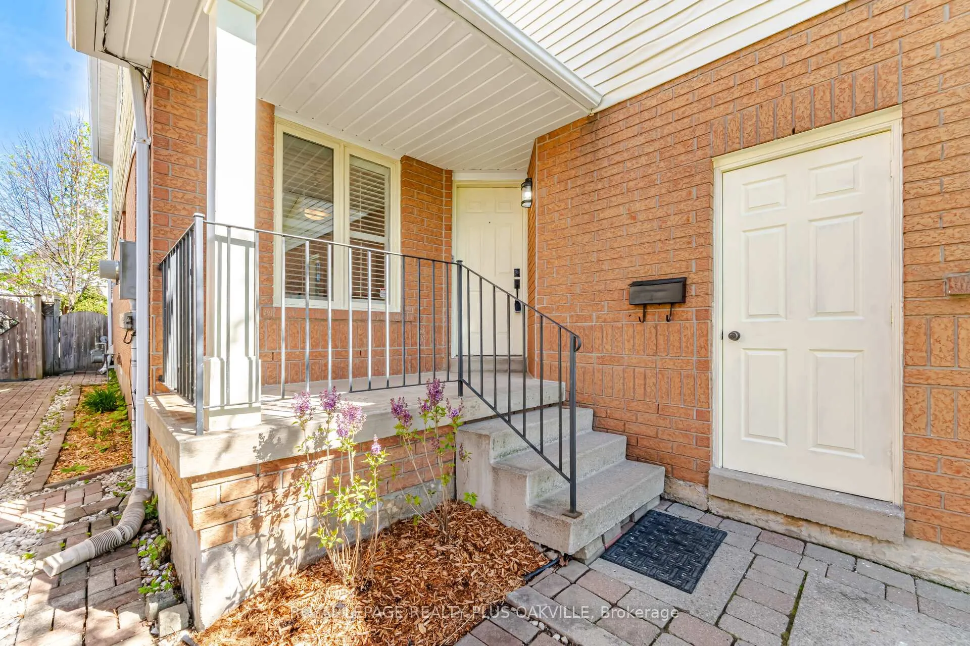 Photo 6 of 38 Houndtrail Drive, Hamilton, Waterdown — HOMEH