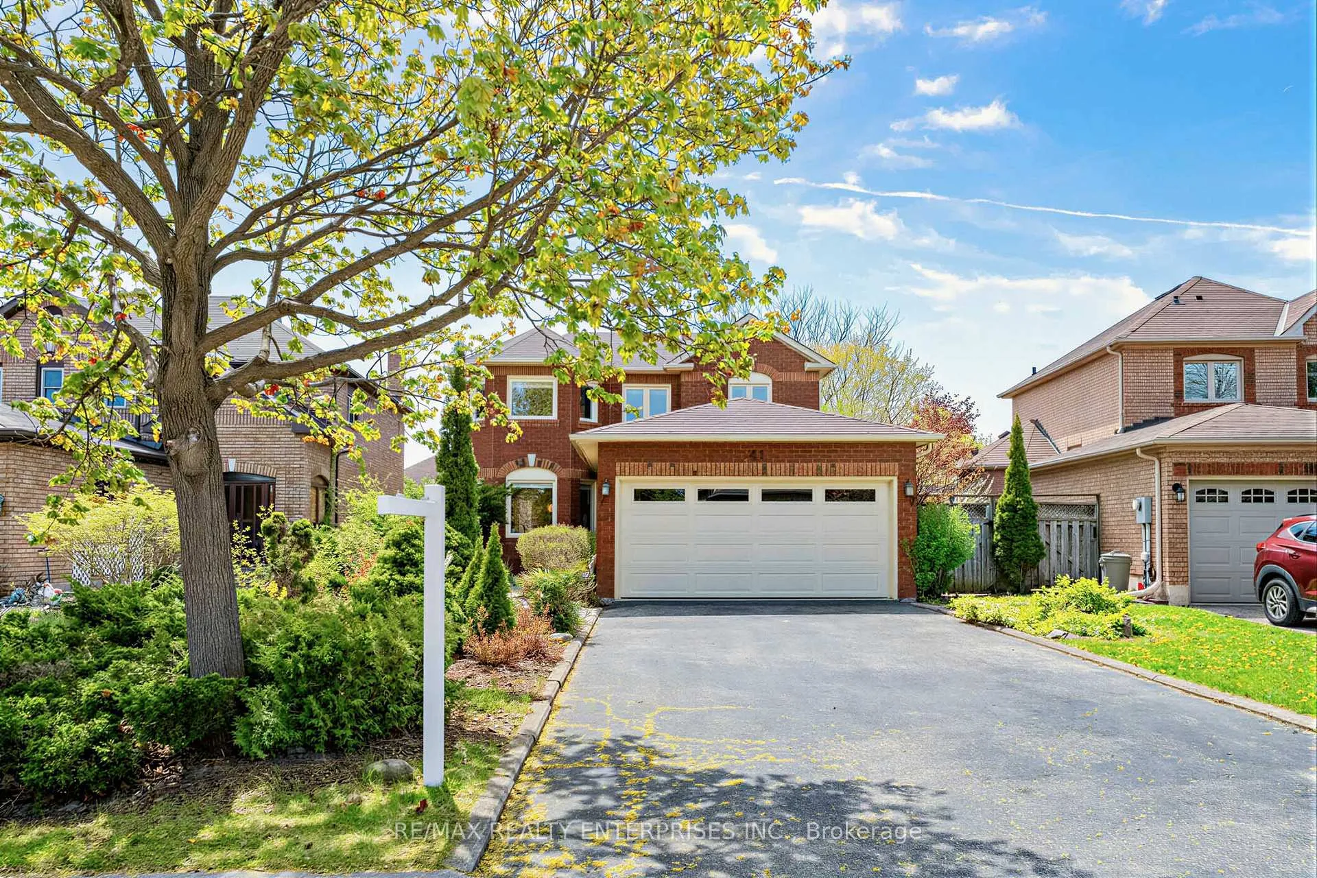 Photo 1 of 41 Killaloe Crescent, Halton Hills, Georgetown — HOMEH