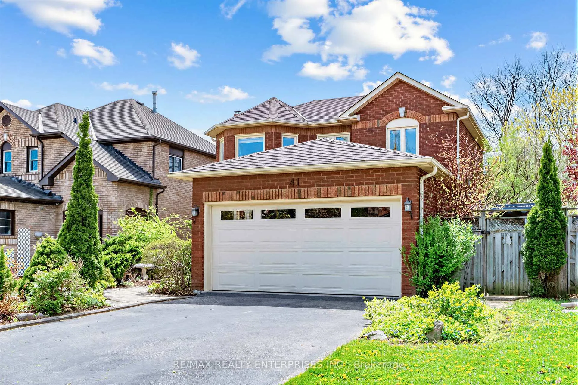 Photo 2 of 41 Killaloe Crescent, Halton Hills, Georgetown — HOMEH
