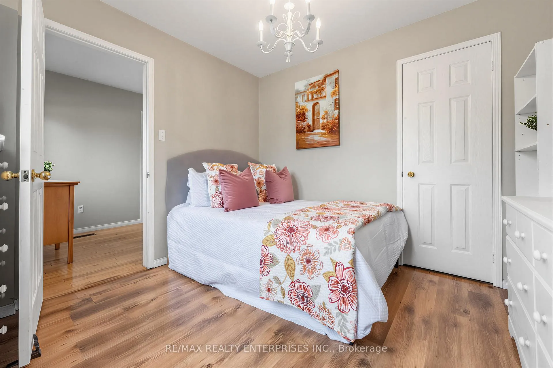 Photo 24 of 41 Killaloe Crescent, Halton Hills, Georgetown — HOMEH