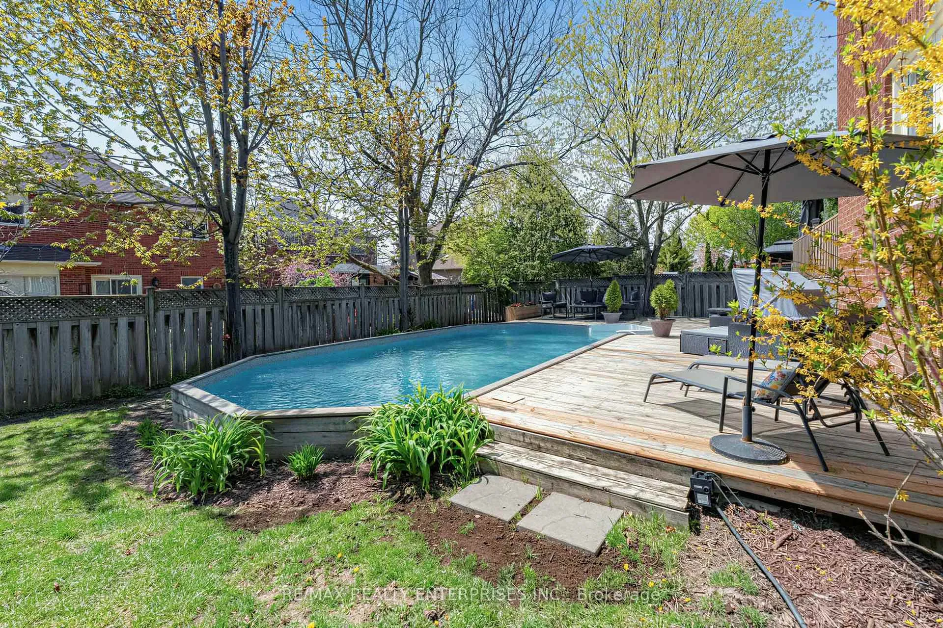 Photo 37 of 41 Killaloe Crescent, Halton Hills, Georgetown — HOMEH