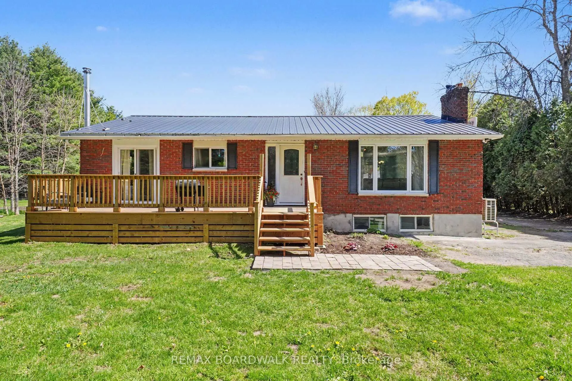 Photo 1 of 2213 County Road, Edwardsburgh/Cardinal, Edwardsburgh/Cardinal Twp — HOMEH
