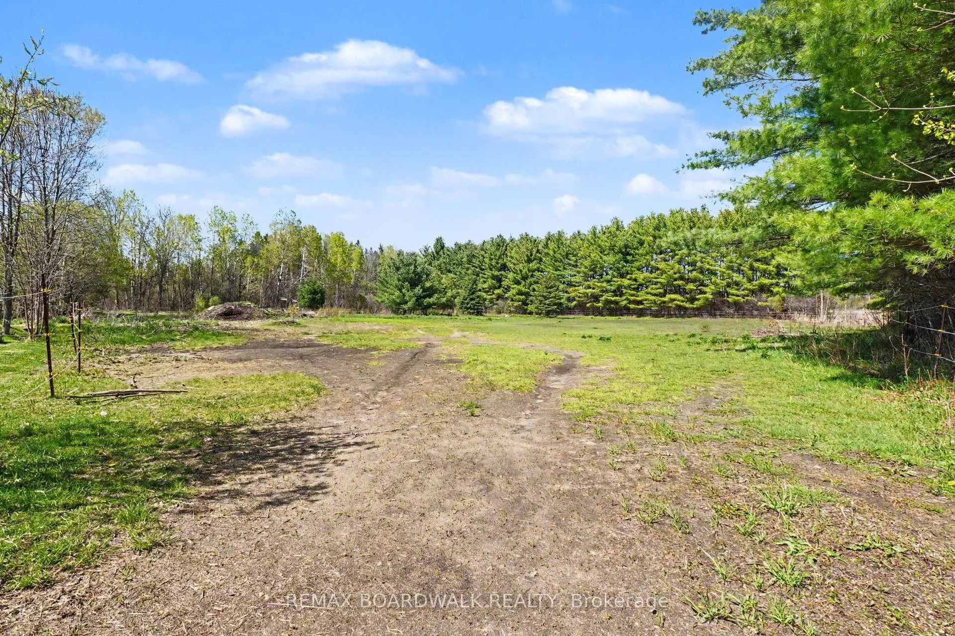 Photo 21 of 2213 County Road, Edwardsburgh/Cardinal, Edwardsburgh/Cardinal Twp — HOMEH