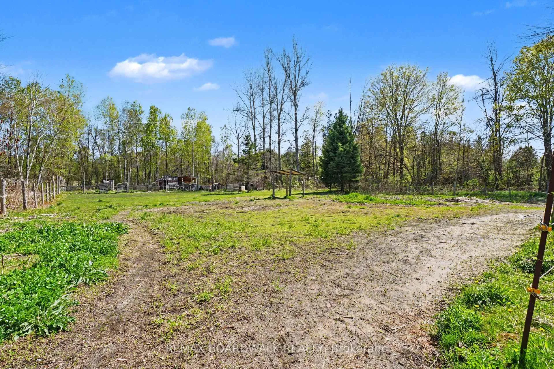 Photo 22 of 2213 County Road, Edwardsburgh/Cardinal, Edwardsburgh/Cardinal Twp — HOMEH