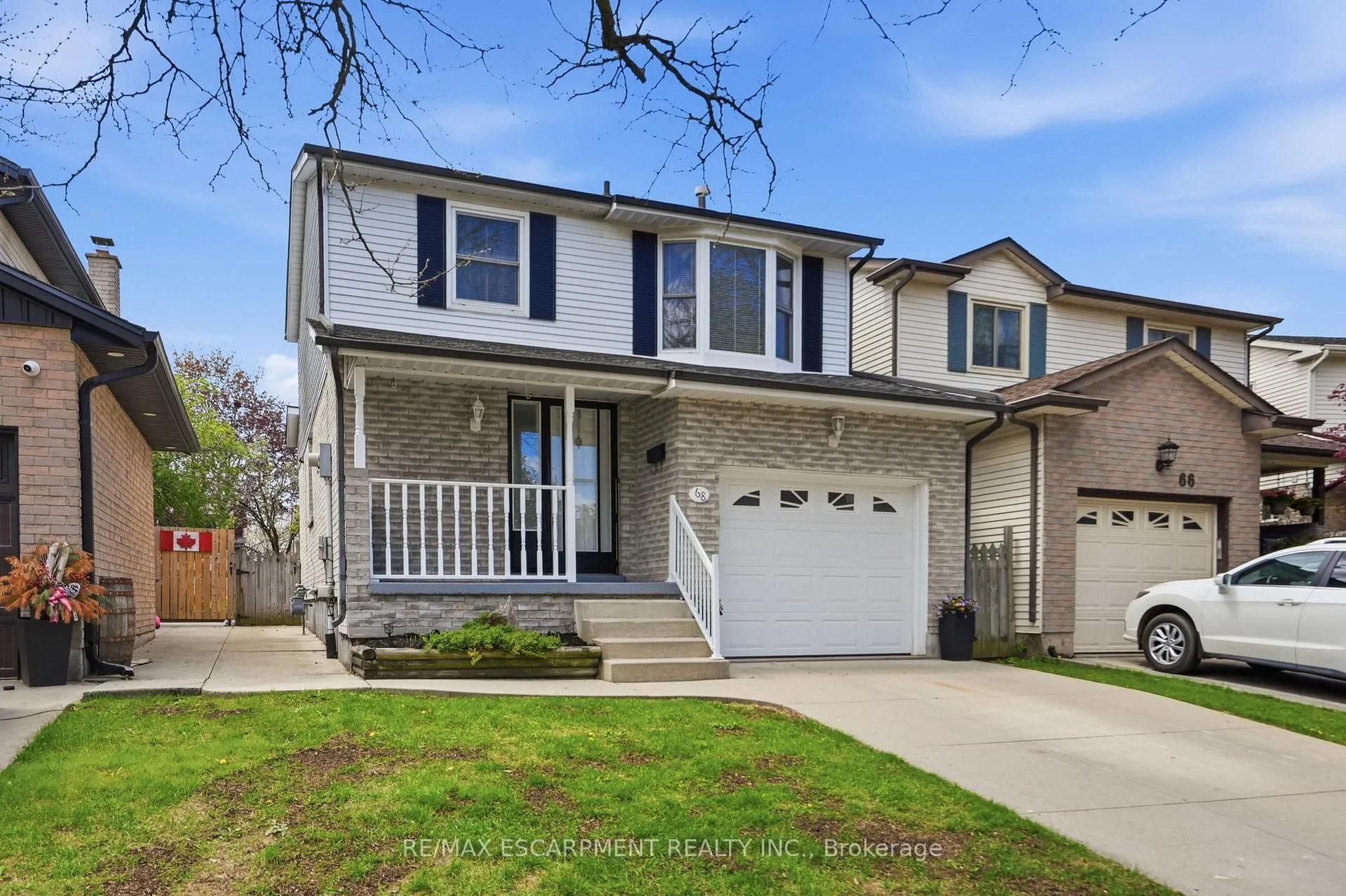 Photo 4 of 68 Dalton Crescent, Hamilton, Stoney Creek Mountain — HOMEH